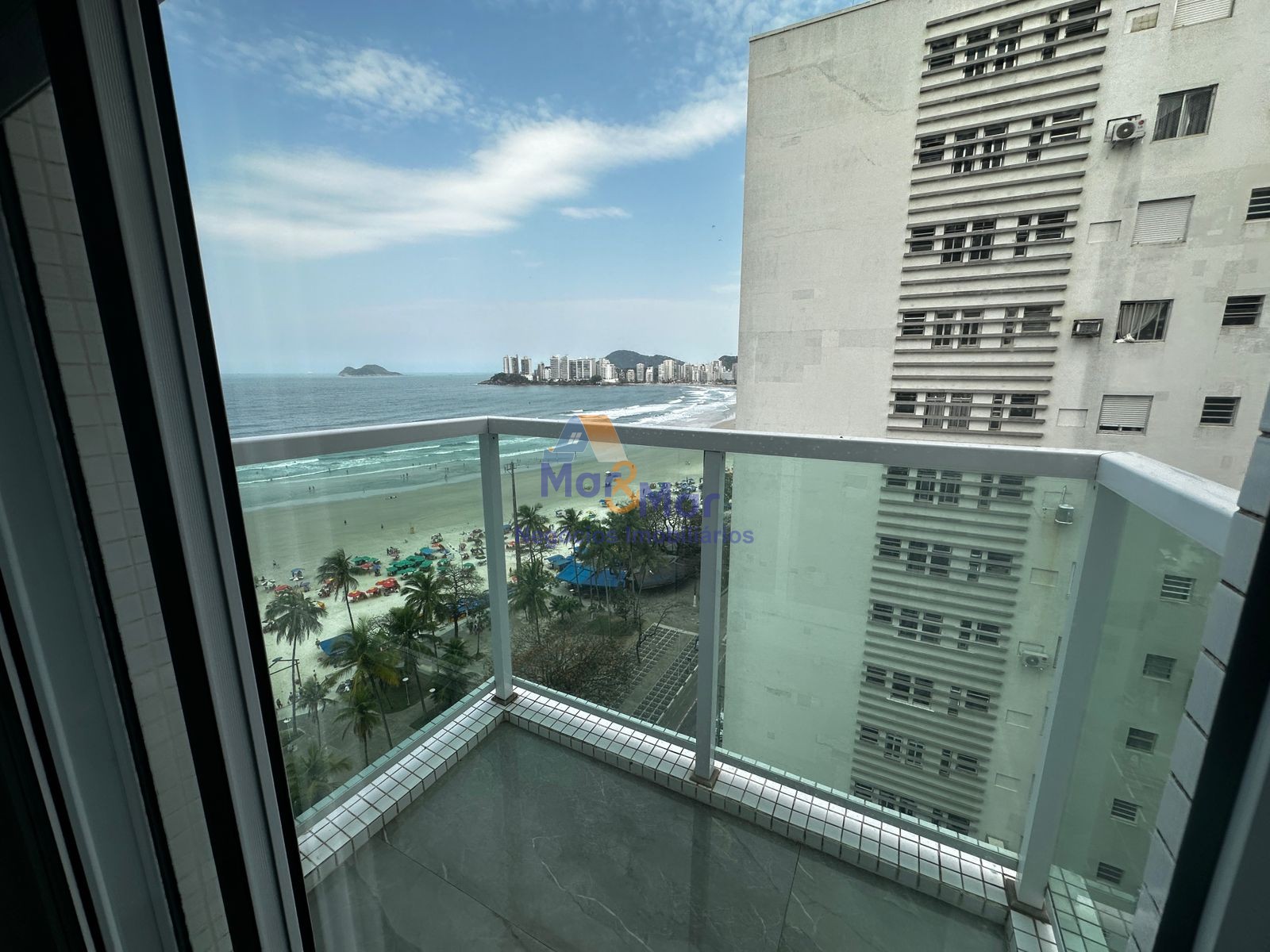 Apartamento Frente ao Mar nas Pitangueiras, Guarujá - SP