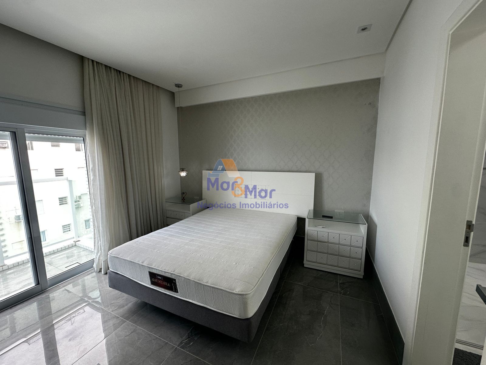 Apartamento Frente ao Mar nas Pitangueiras, Guarujá - SP