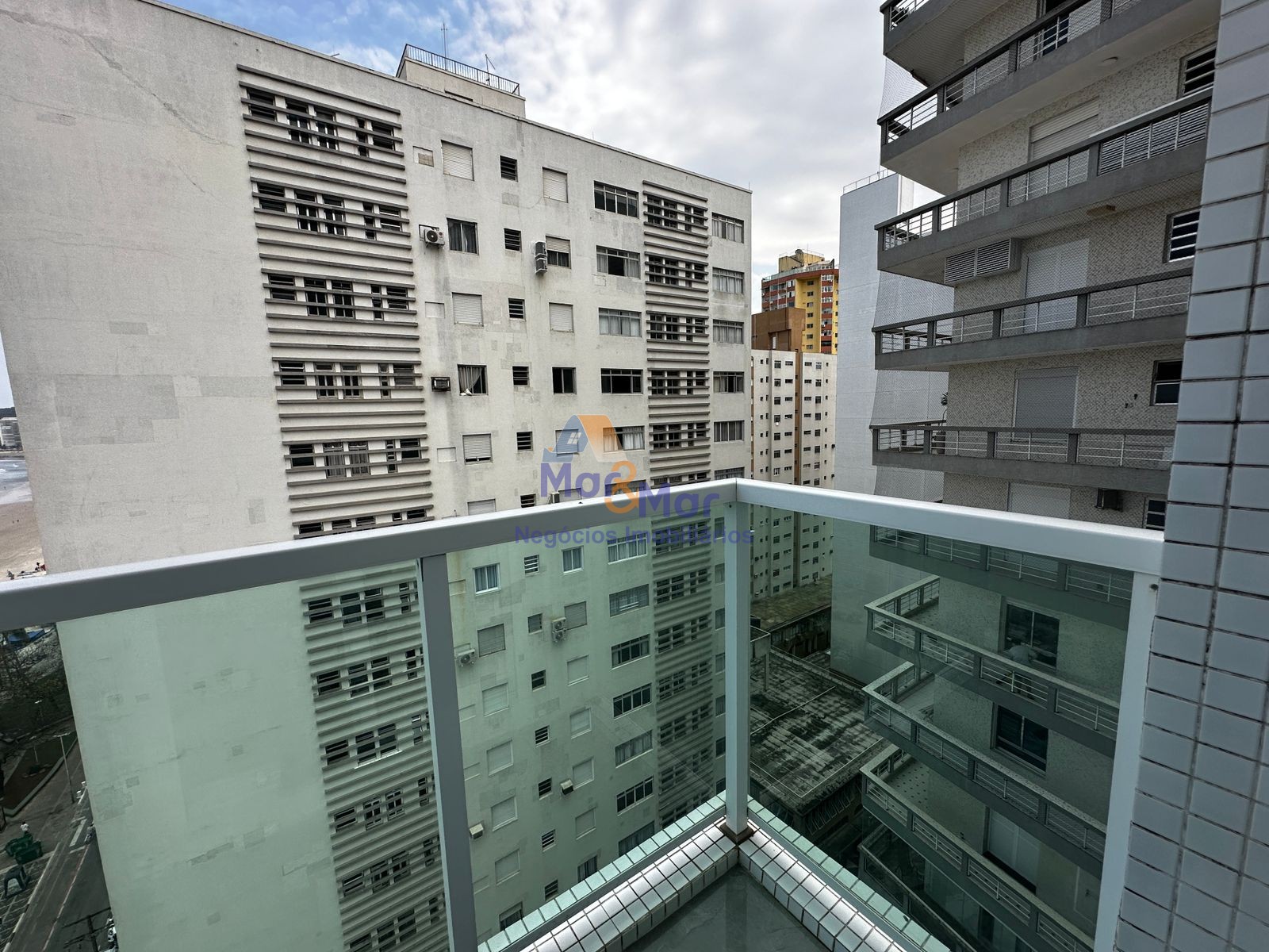 Apartamento Frente ao Mar nas Pitangueiras, Guarujá - SP
