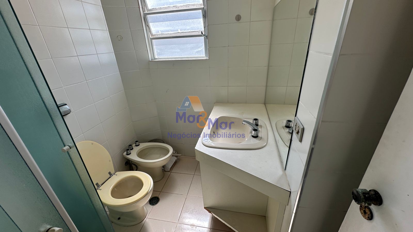 Apartamento Frente ao Mar nas Pitangueiras, Guarujá - SP