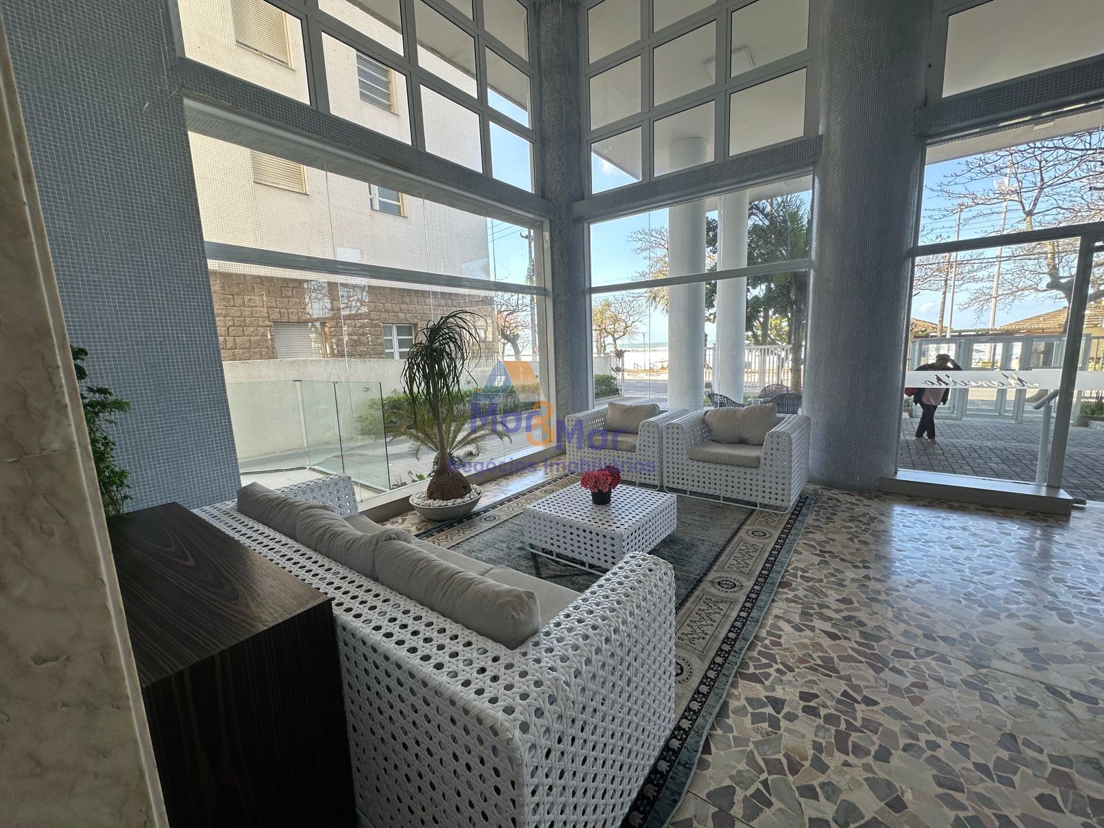 Apartamento Frente ao Mar nas Pitangueiras, Guarujá - SP
