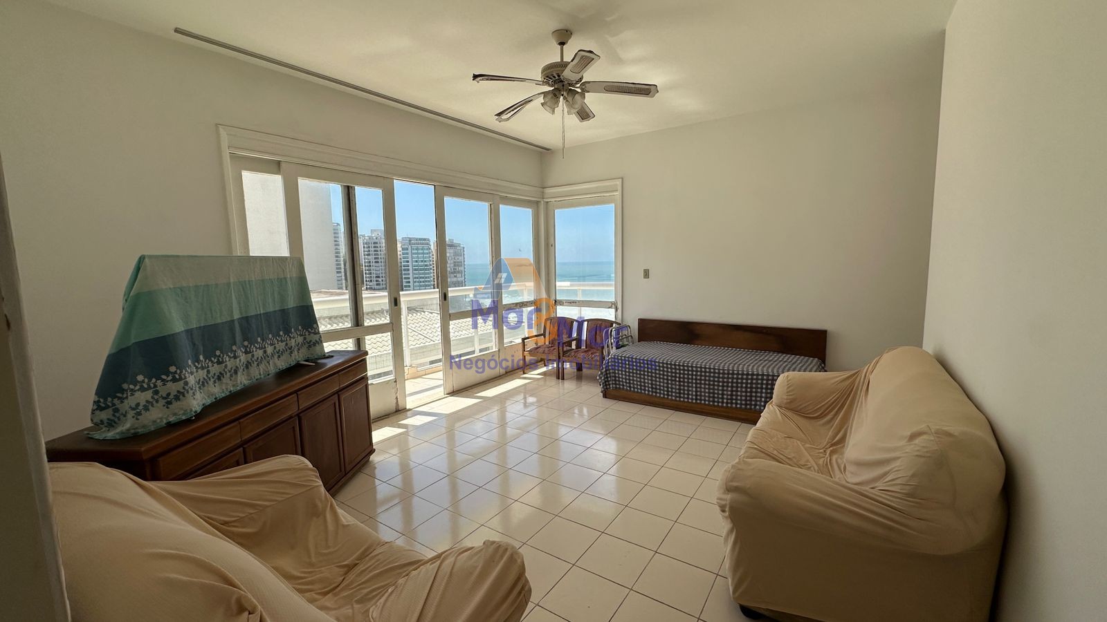 Apartamento Frente ao Mar nas Pitangueiras, Guarujá - SP