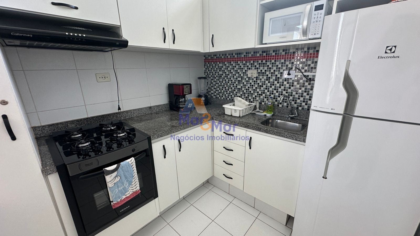 Apartamento na Praia das Pitangueiras, Guarujá - SP
