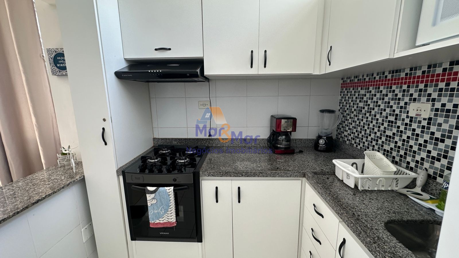 Apartamento na Praia das Pitangueiras, Guarujá - SP