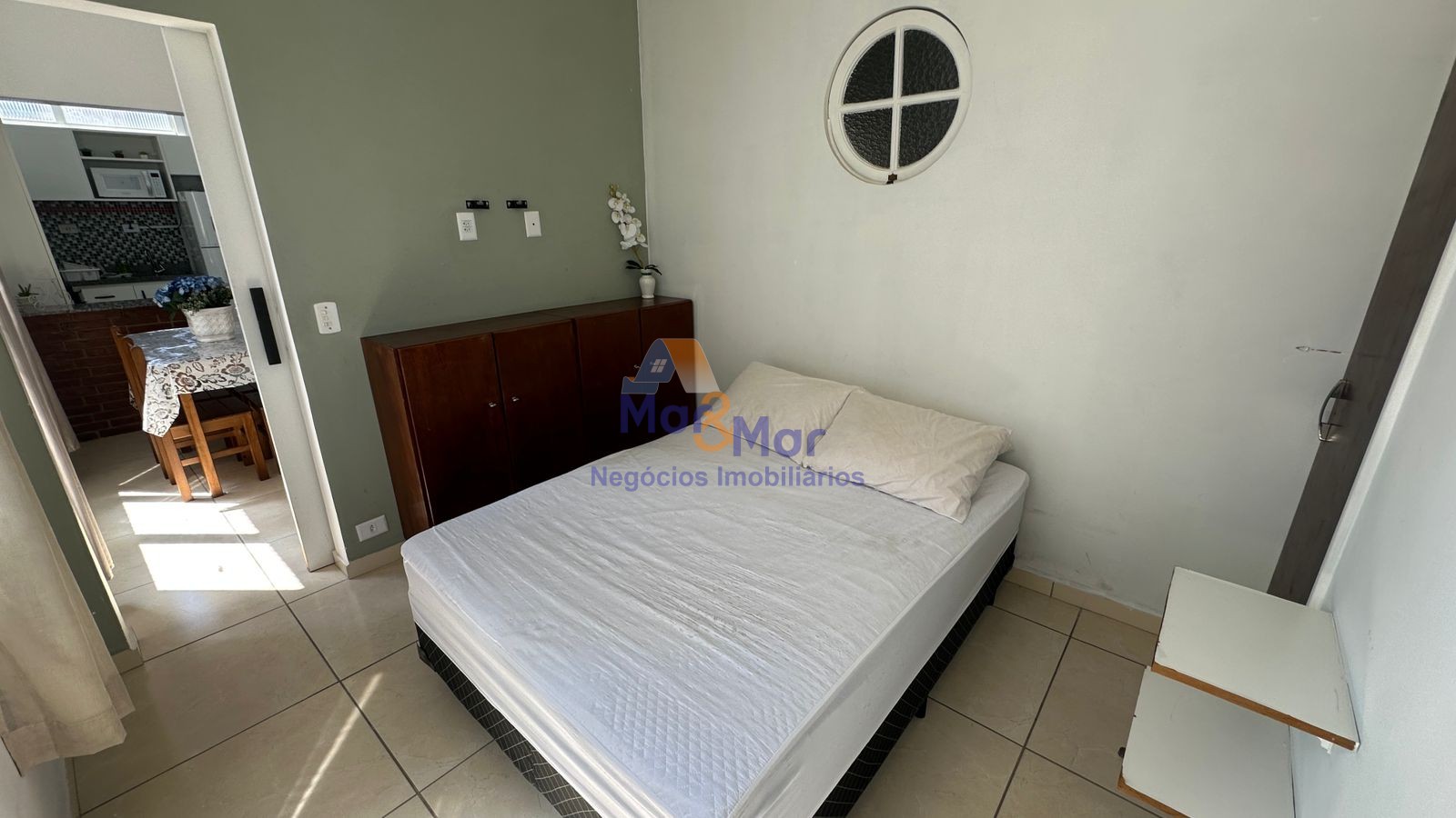Apartamento na Praia das Pitangueiras, Guarujá - SP