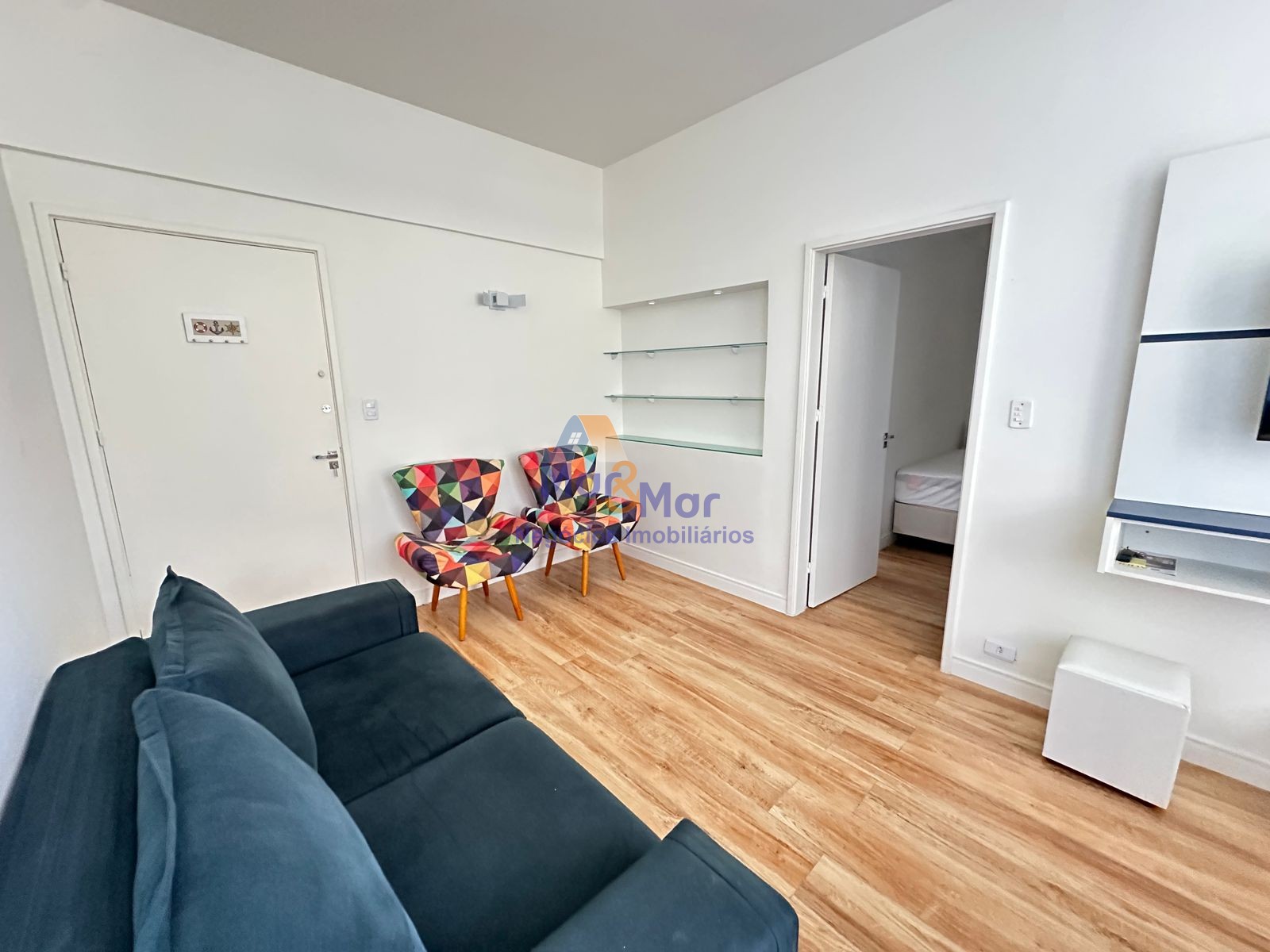 Apartamento na Praia das Pitangueiras, Guarujá - SP