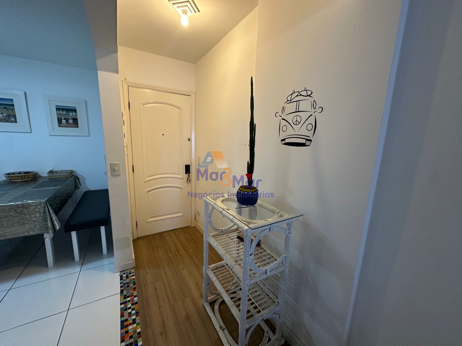 Apartamento na Praia das Pitangueiras, Guarujá - SP
