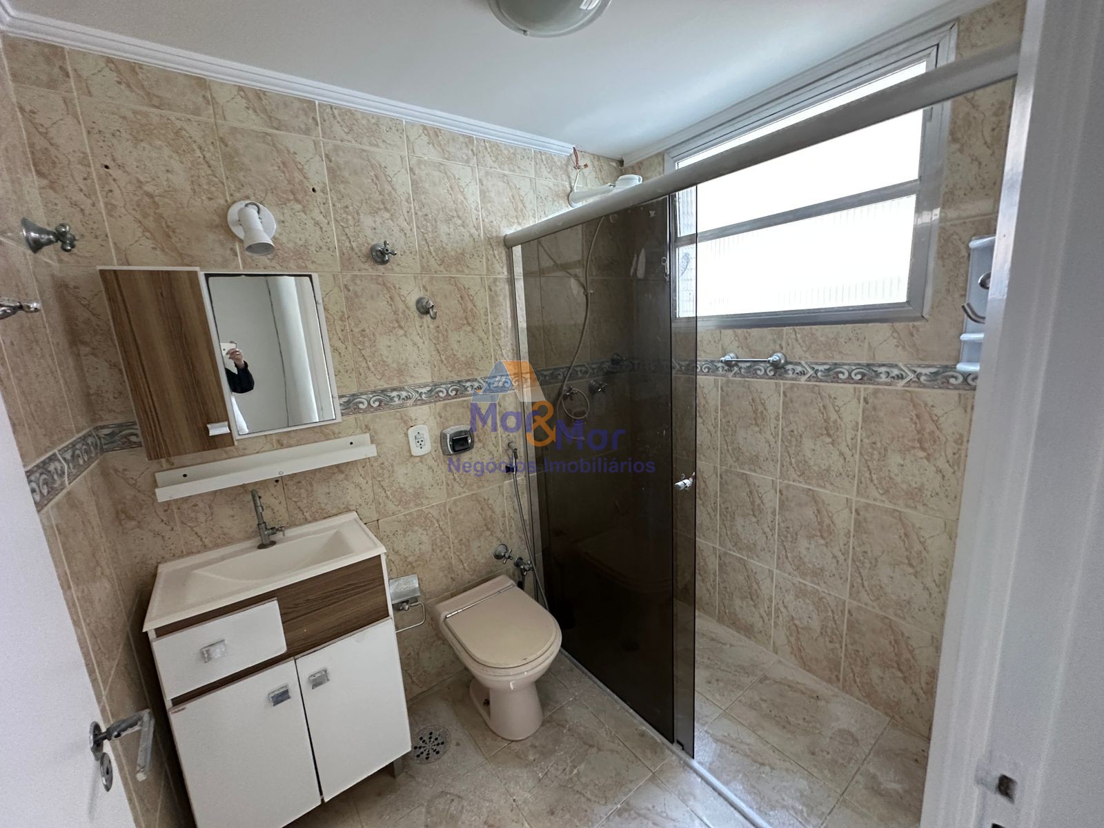 Apartamento na Praia das Pitangueiras, Guarujá - SP