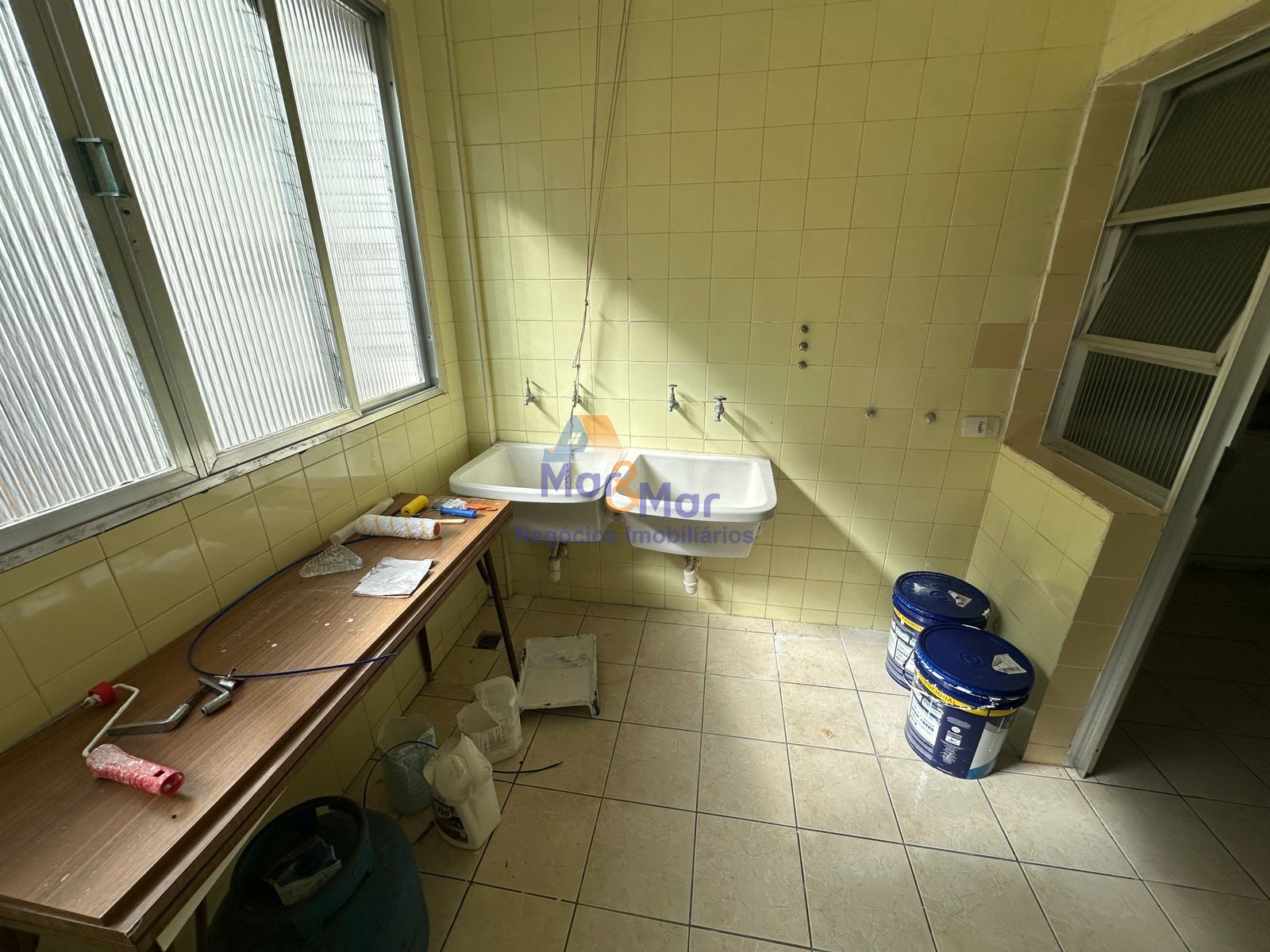 Apartamento na Praia das Pitangueiras, Guarujá - SP