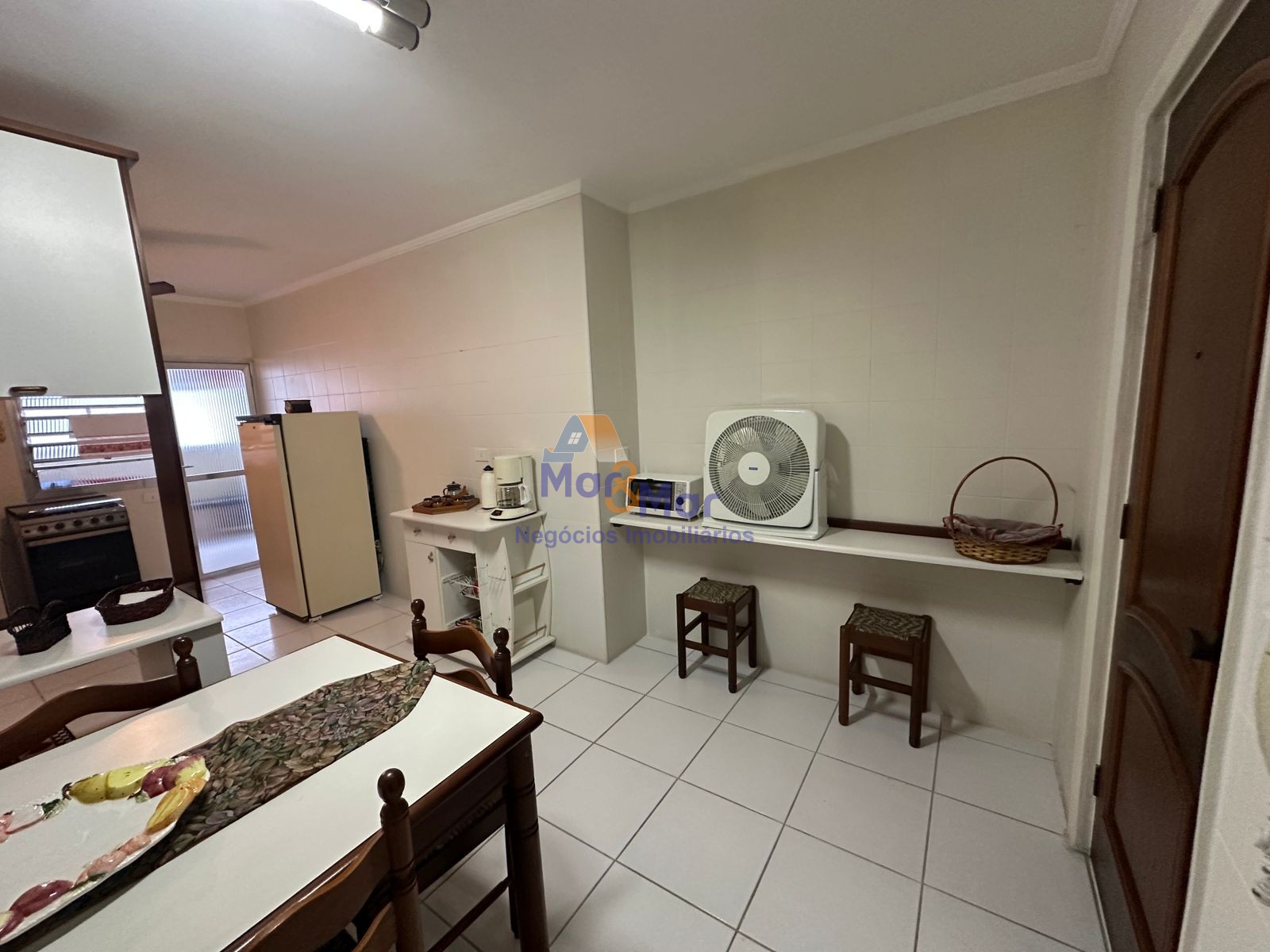 Apartamento na Praia das Pitangueiras, Guarujá - SP
