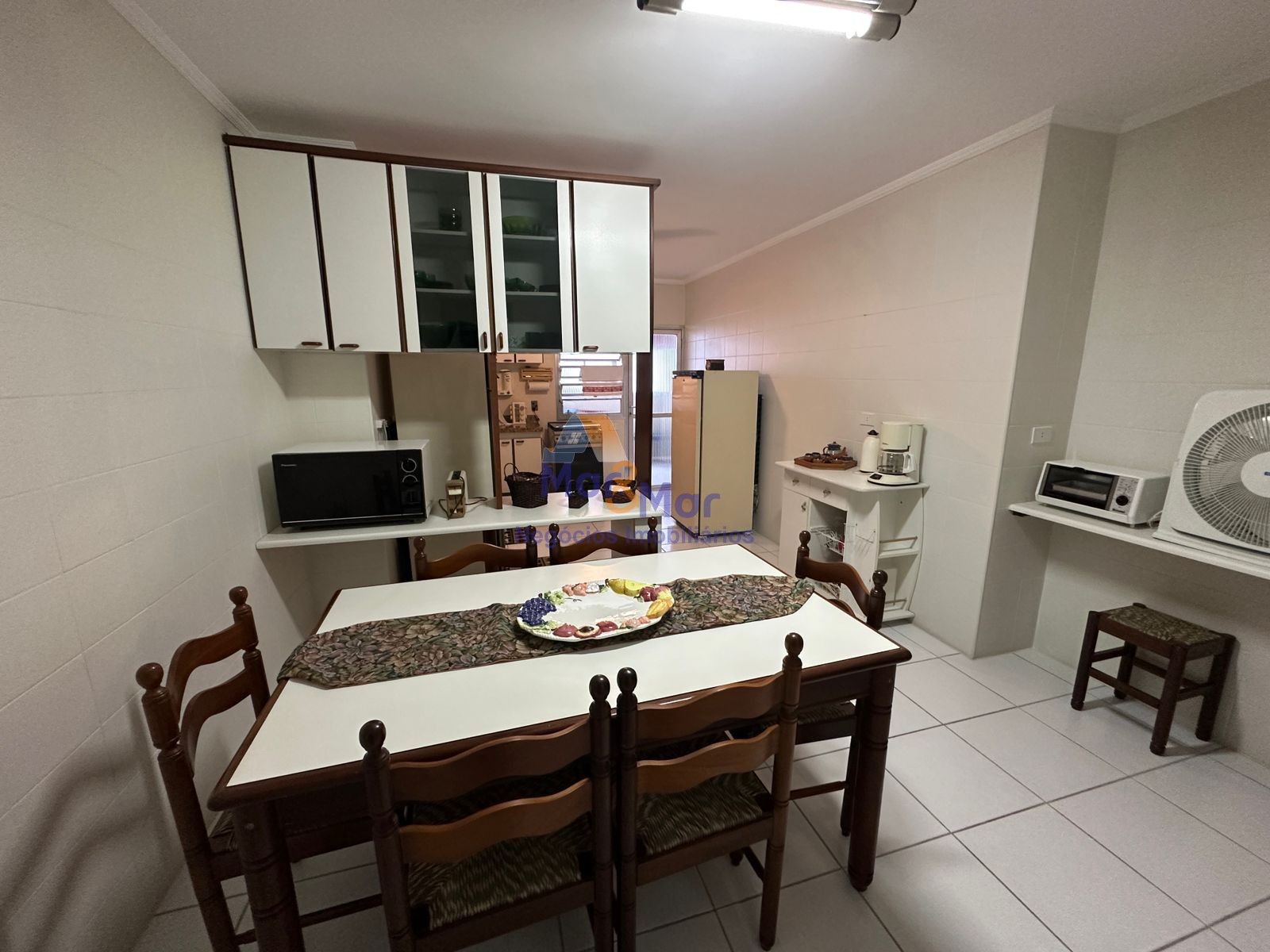 Apartamento na Praia das Pitangueiras, Guarujá - SP