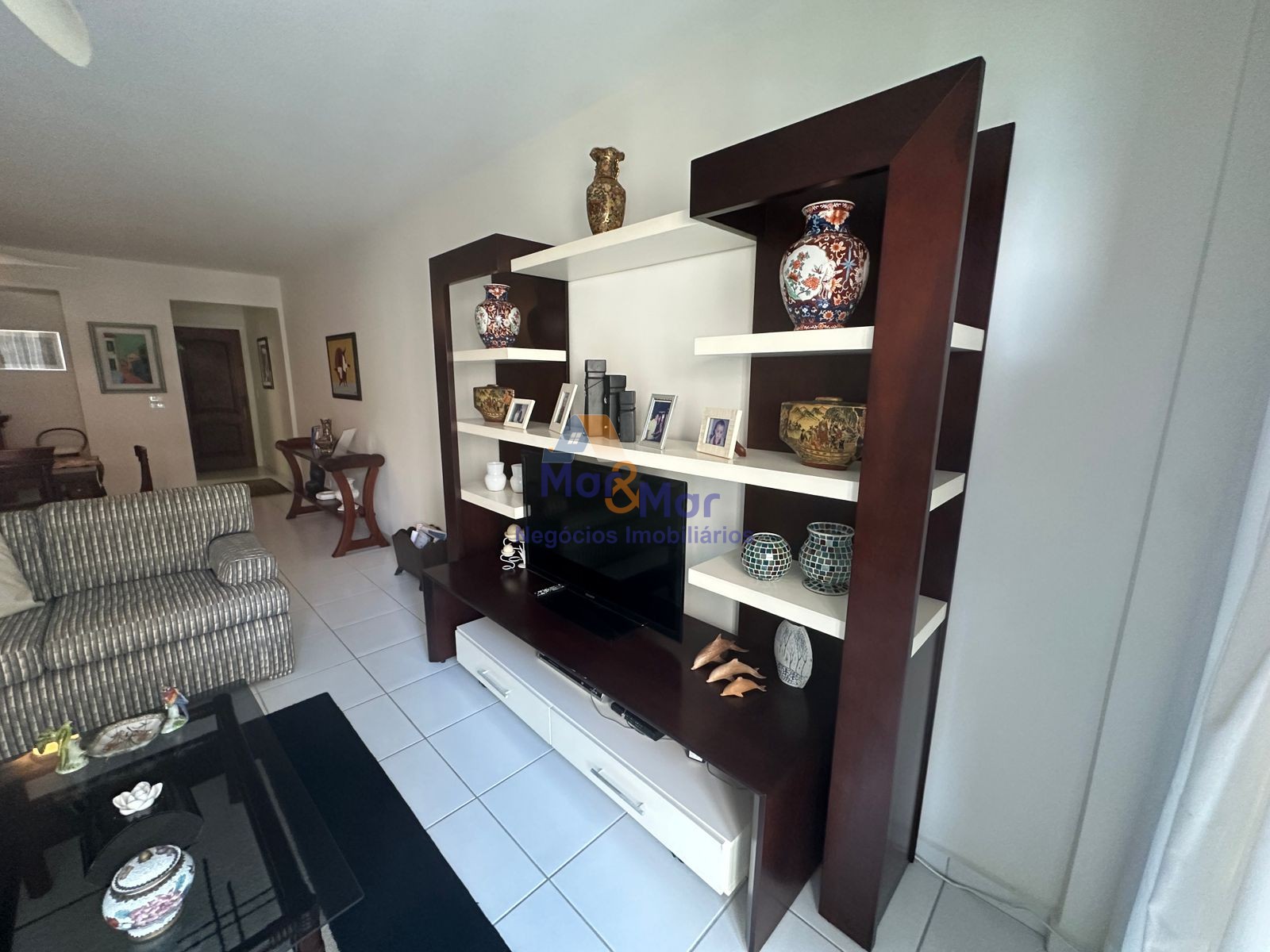 Apartamento na Praia das Pitangueiras, Guarujá - SP