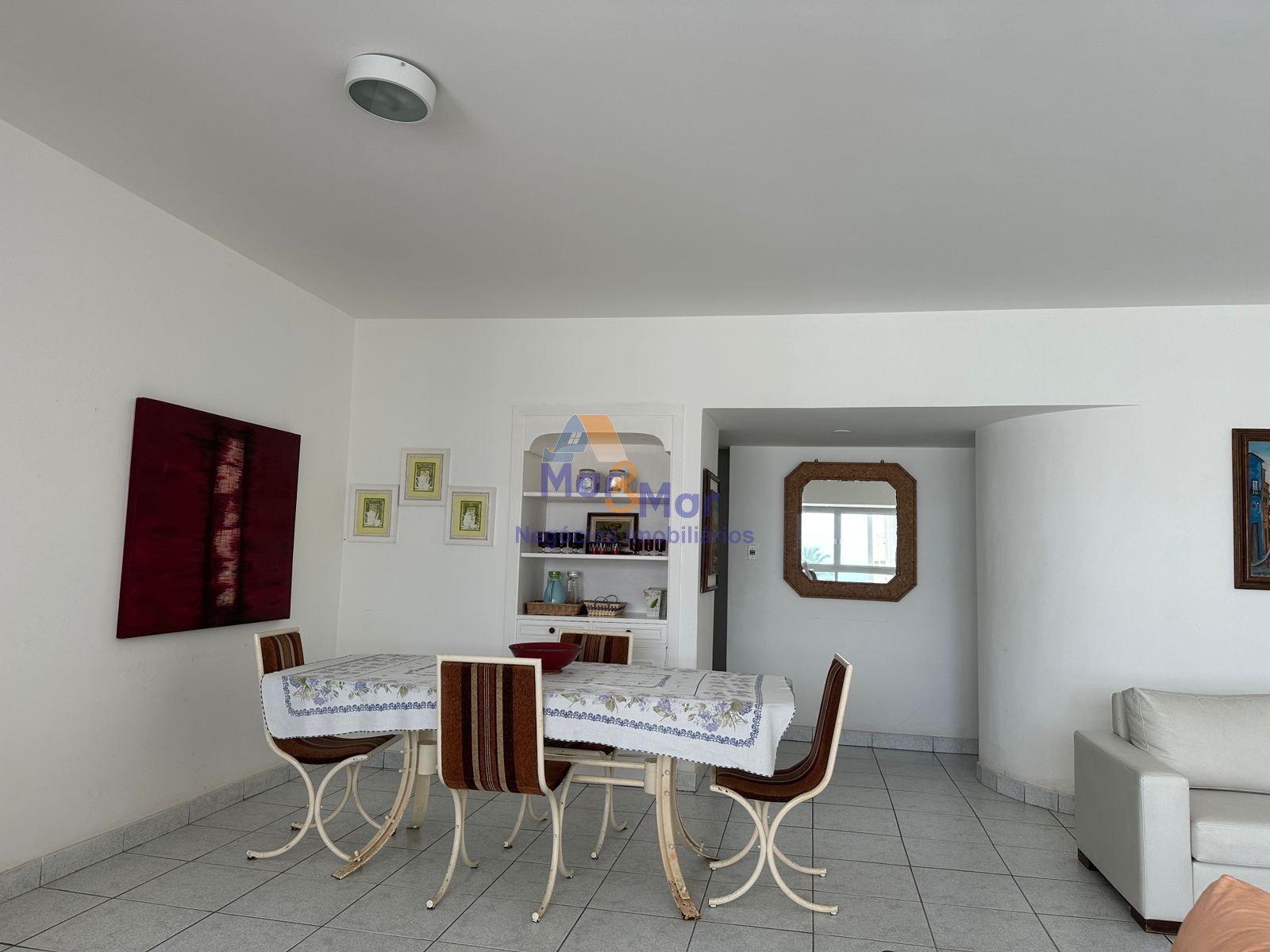 Apartamento na Praia das Pitangueiras, Guarujá - SP