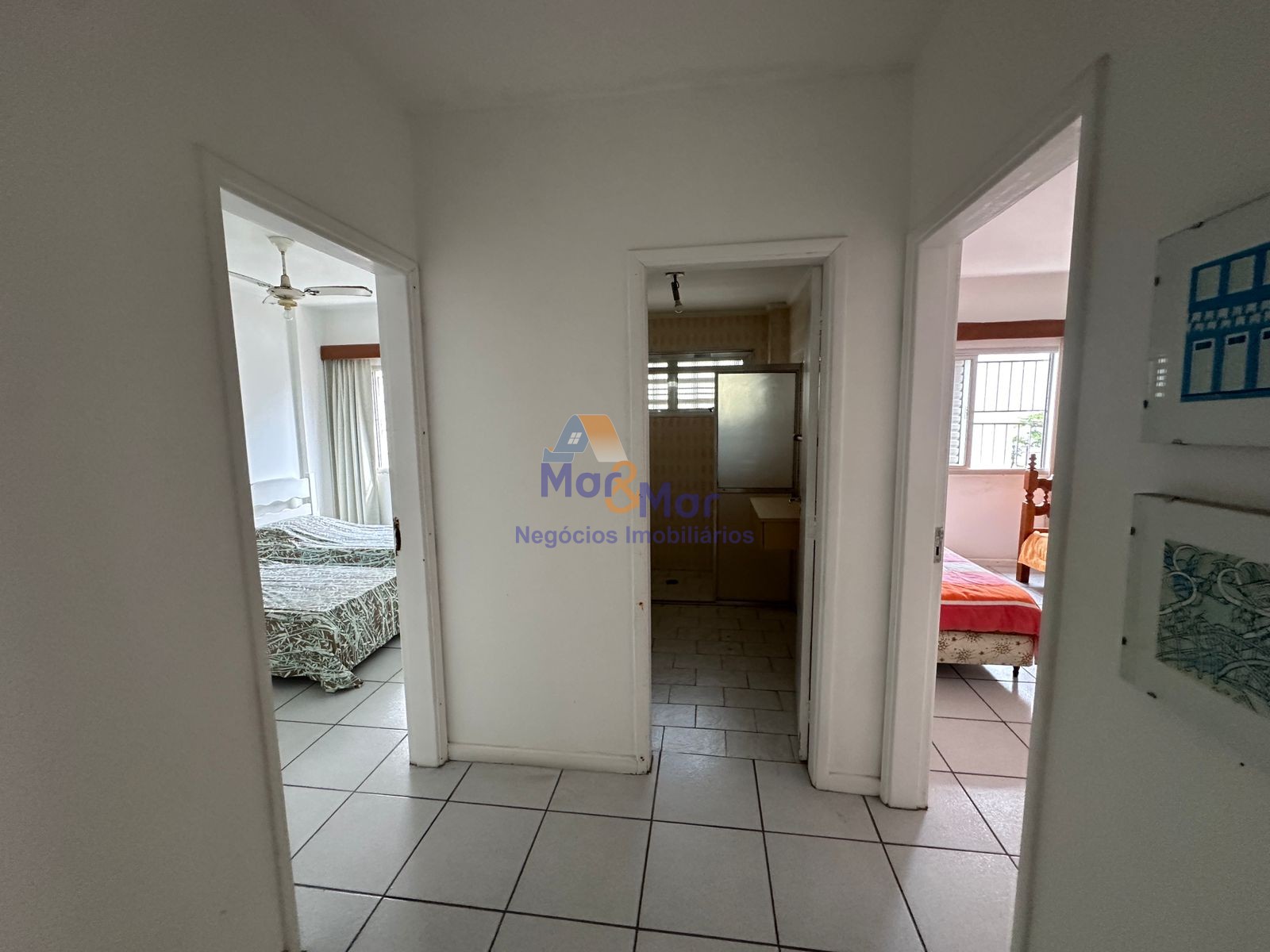 Apartamento na Praia das Pitangueiras, Guarujá - SP