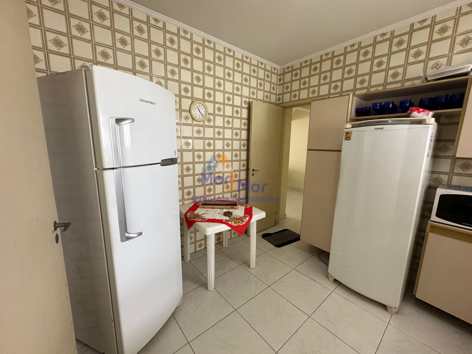 Apartamento na Praia das Pitangueiras, Guarujá - SP
