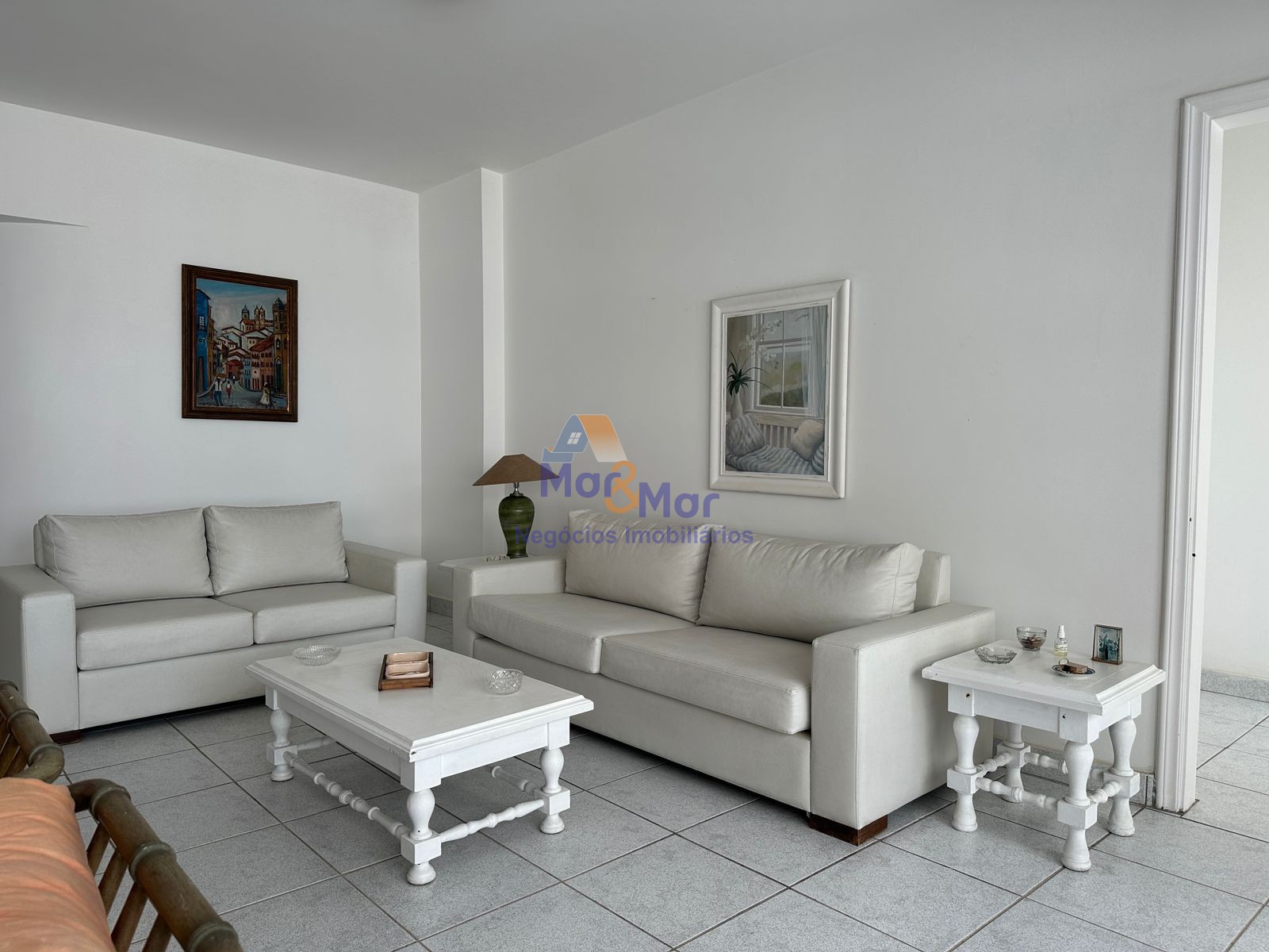 Apartamento na Praia das Pitangueiras, Guarujá - SP