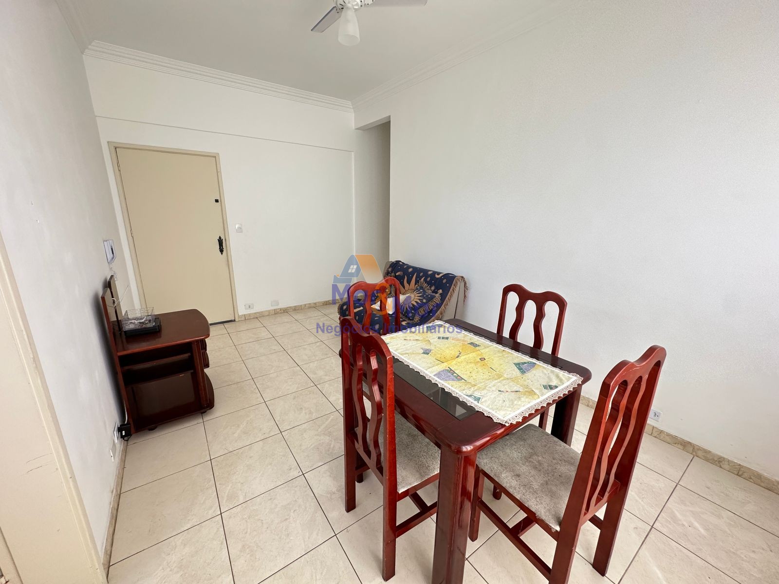 Apartamento na Praia das Pitangueiras, Guarujá - SP