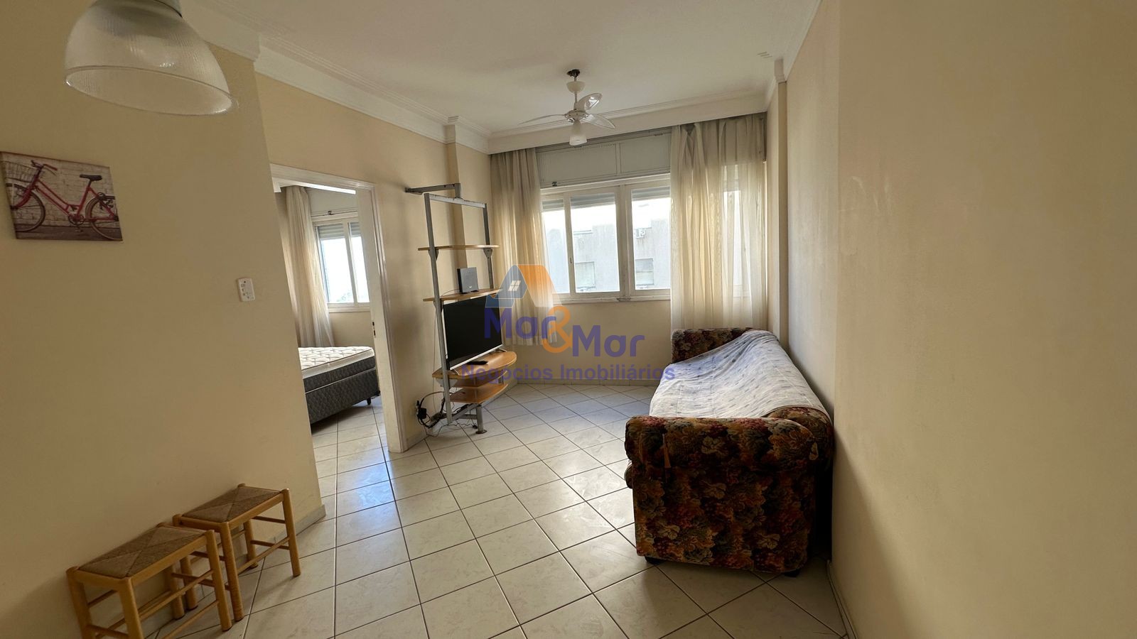 Apartamento na Praia das Pitangueiras, Guarujá - SP