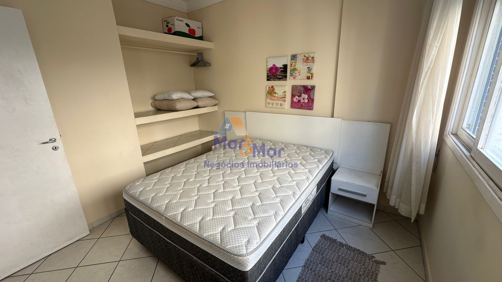 Apartamento na Praia das Pitangueiras, Guarujá - SP