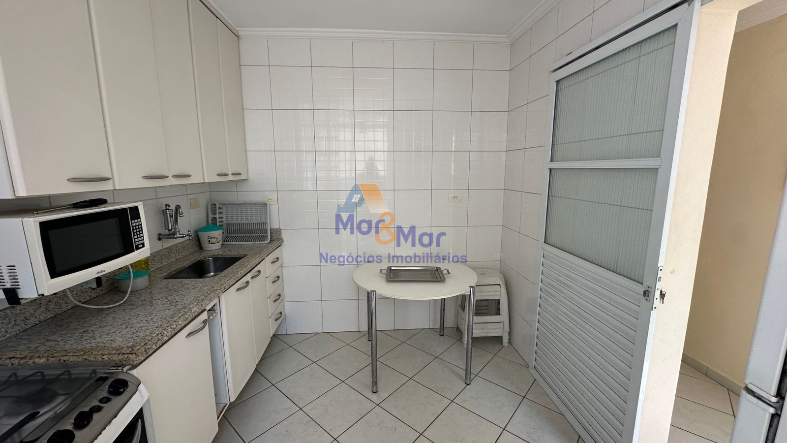 Apartamento na Praia das Pitangueiras, Guarujá - SP