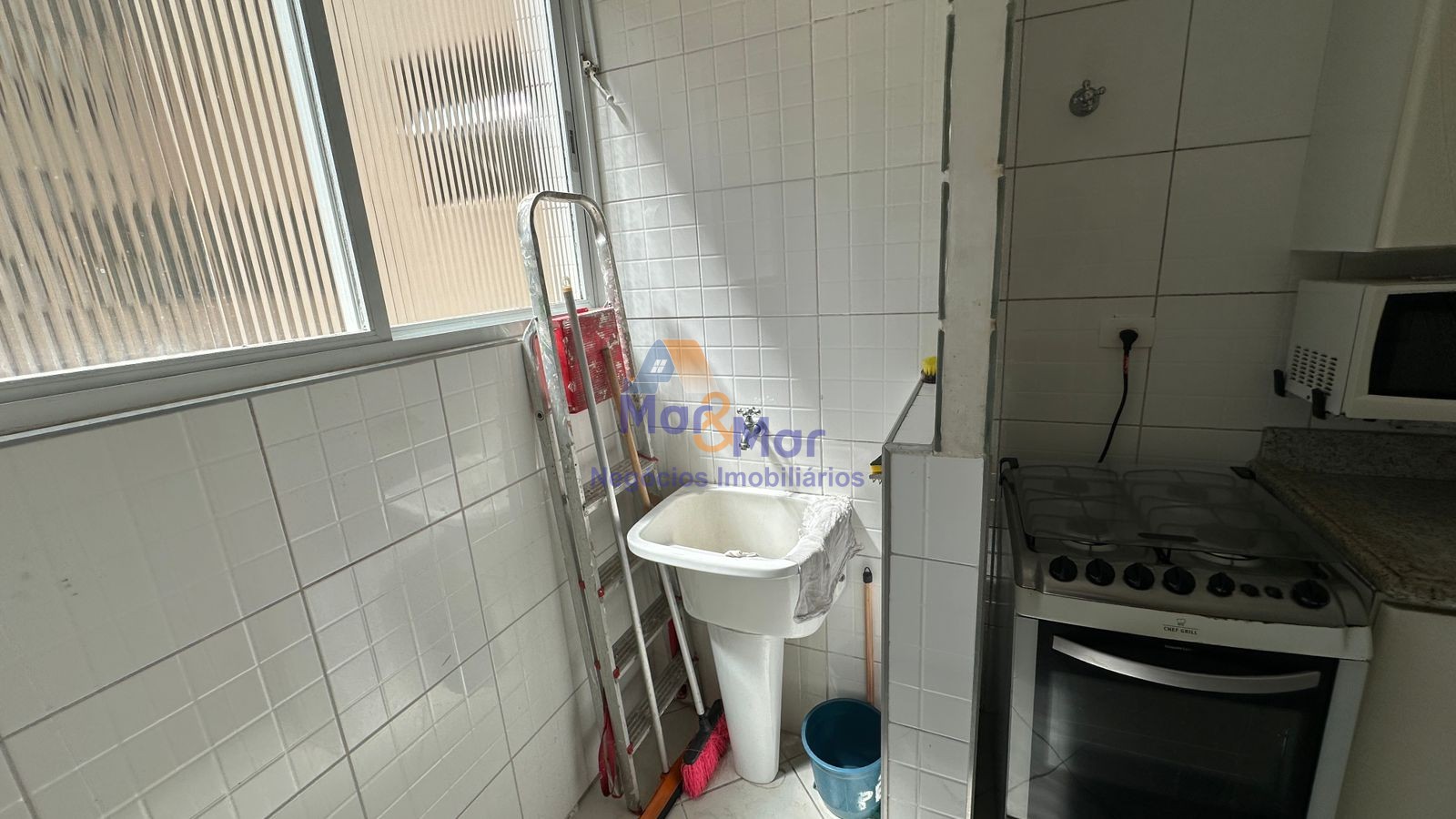 Apartamento na Praia das Pitangueiras, Guarujá - SP