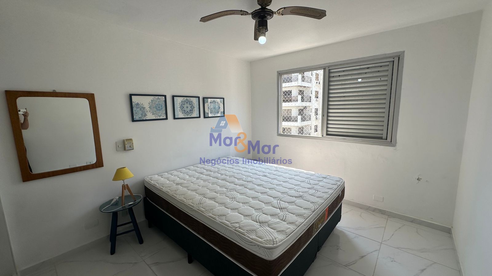 Apartamento na Praia das Pitangueiras, Guarujá - SP