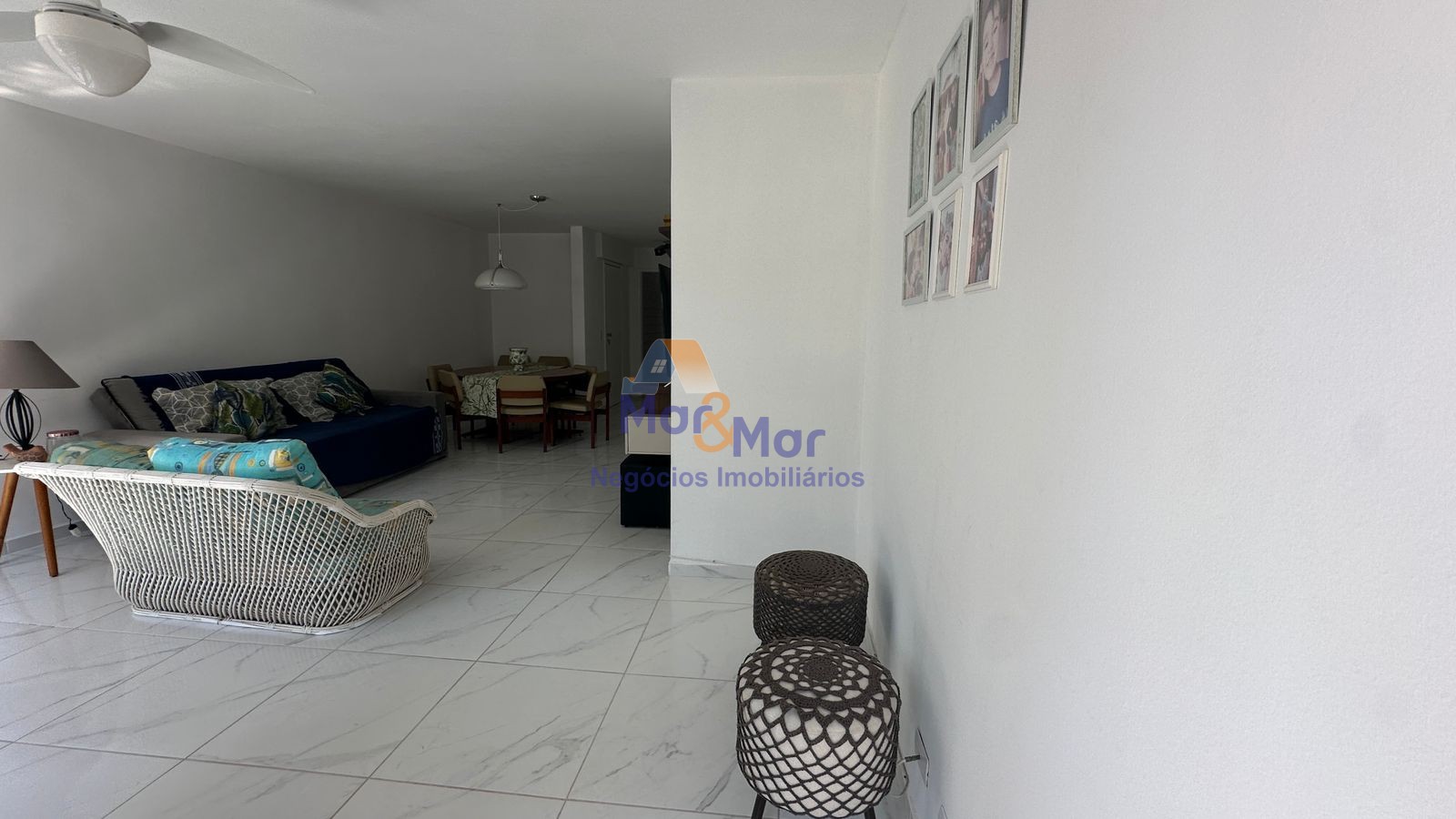 Apartamento na Praia das Pitangueiras, Guarujá - SP