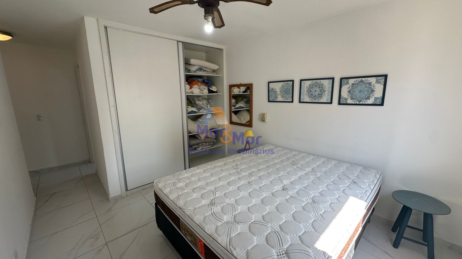 Apartamento na Praia das Pitangueiras, Guarujá - SP