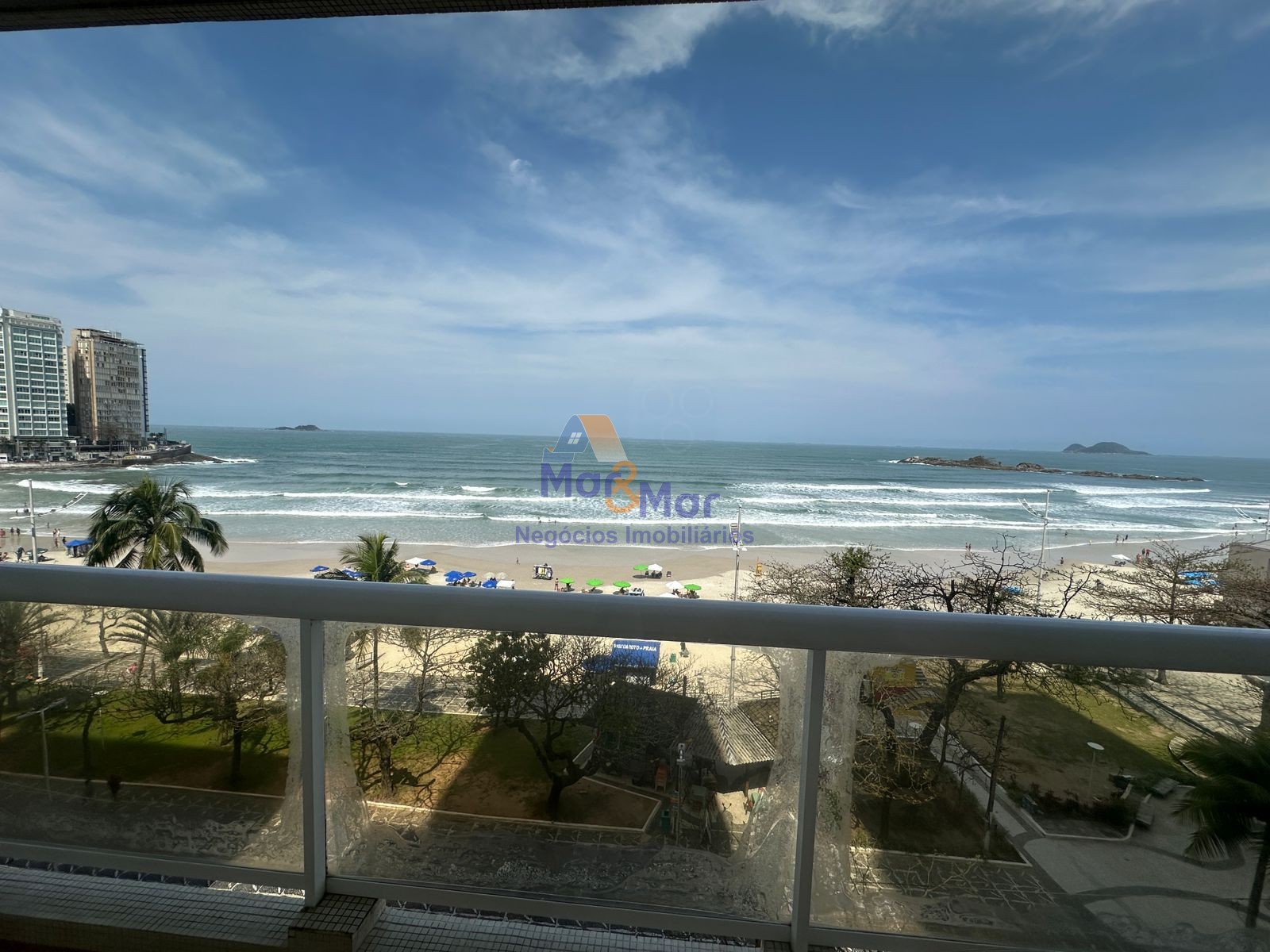 Apartamento Frente ao Mar nas Pitangueiras, Guarujá - SP
