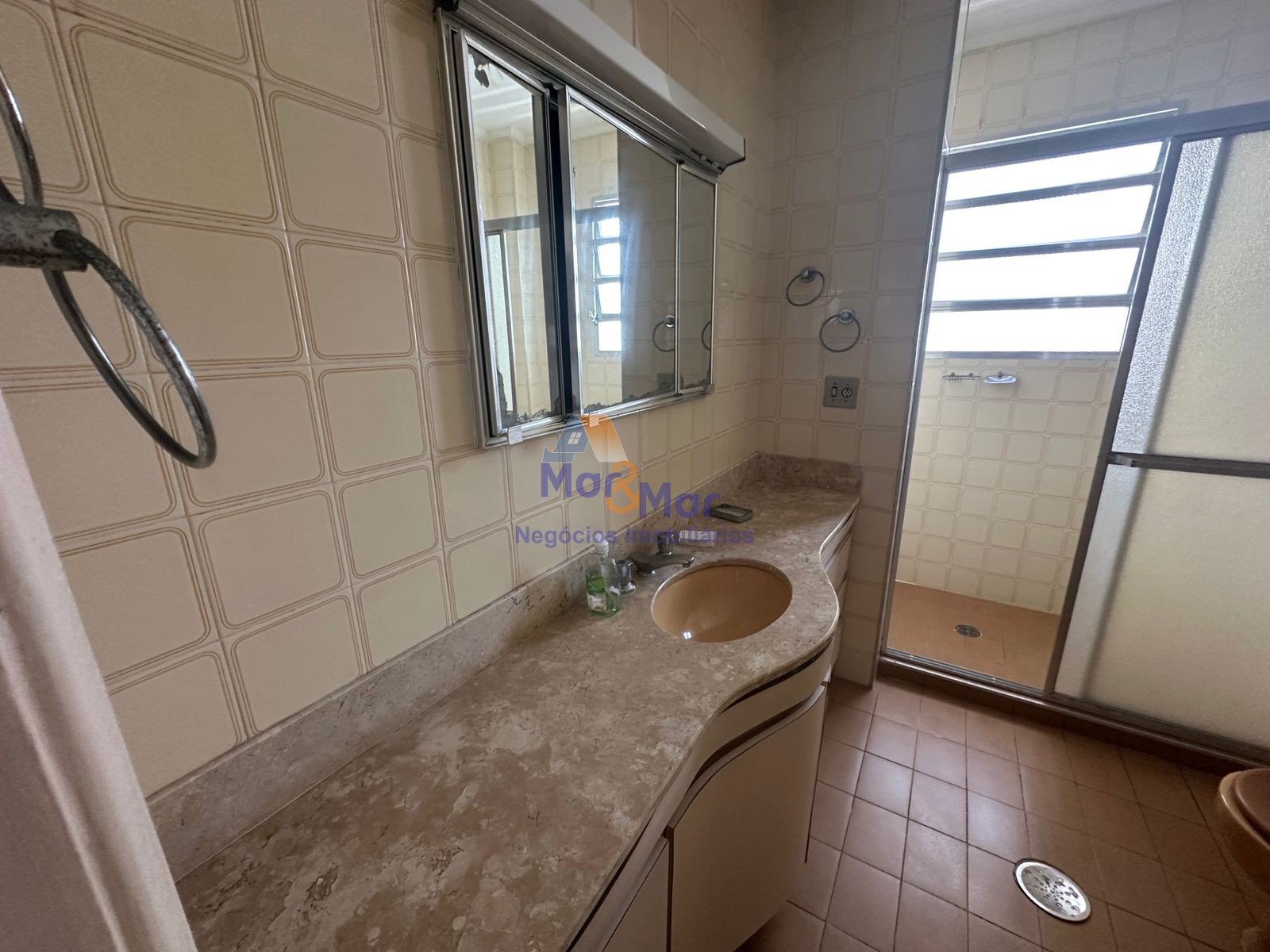 Apartamento Frente ao Mar nas Pitangueiras, Guarujá - SP