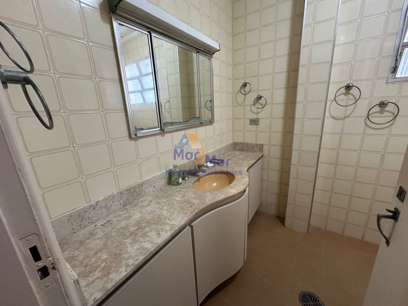 Apartamento Frente ao Mar nas Pitangueiras, Guarujá - SP