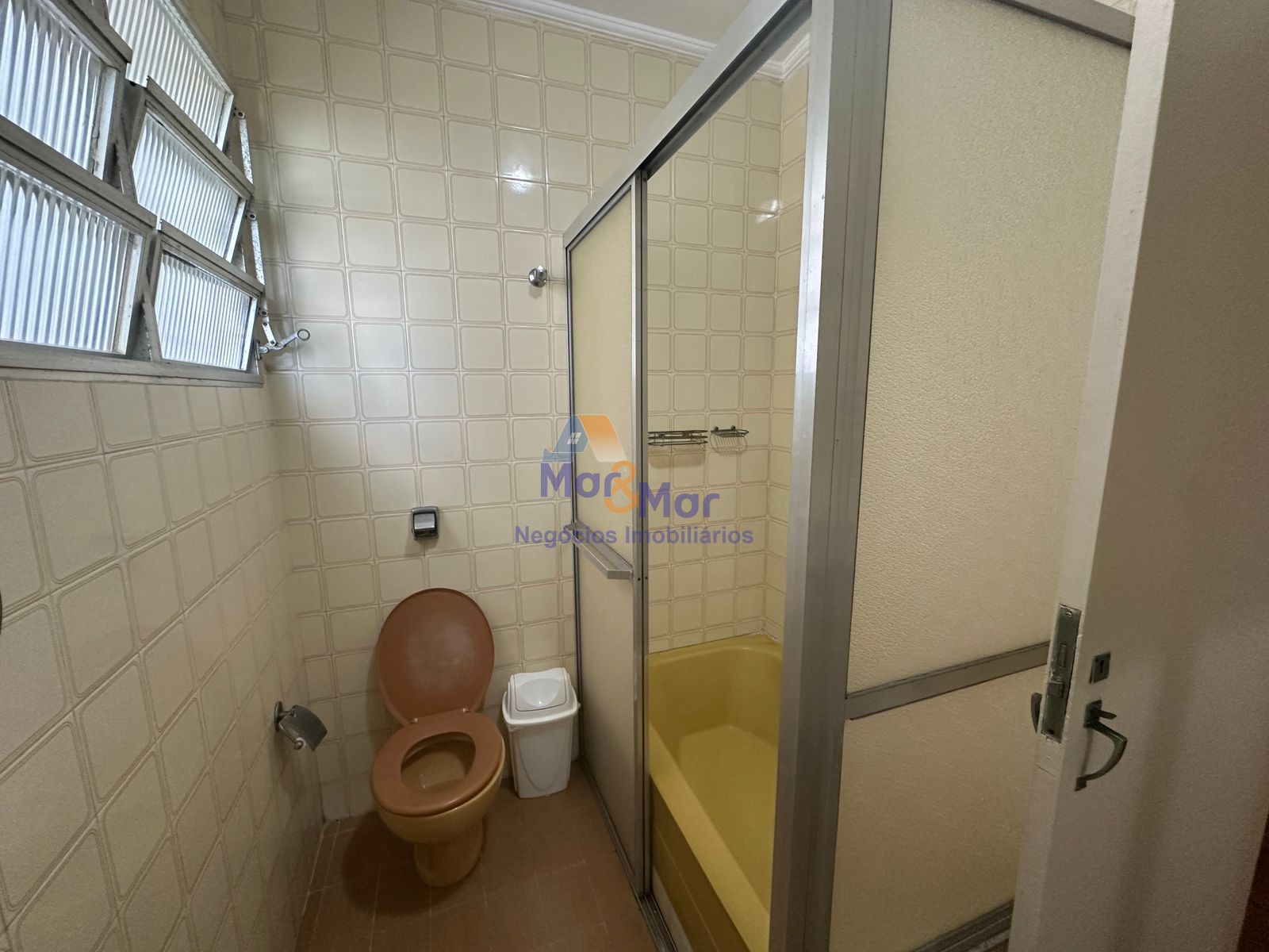Apartamento Frente ao Mar nas Pitangueiras, Guarujá - SP