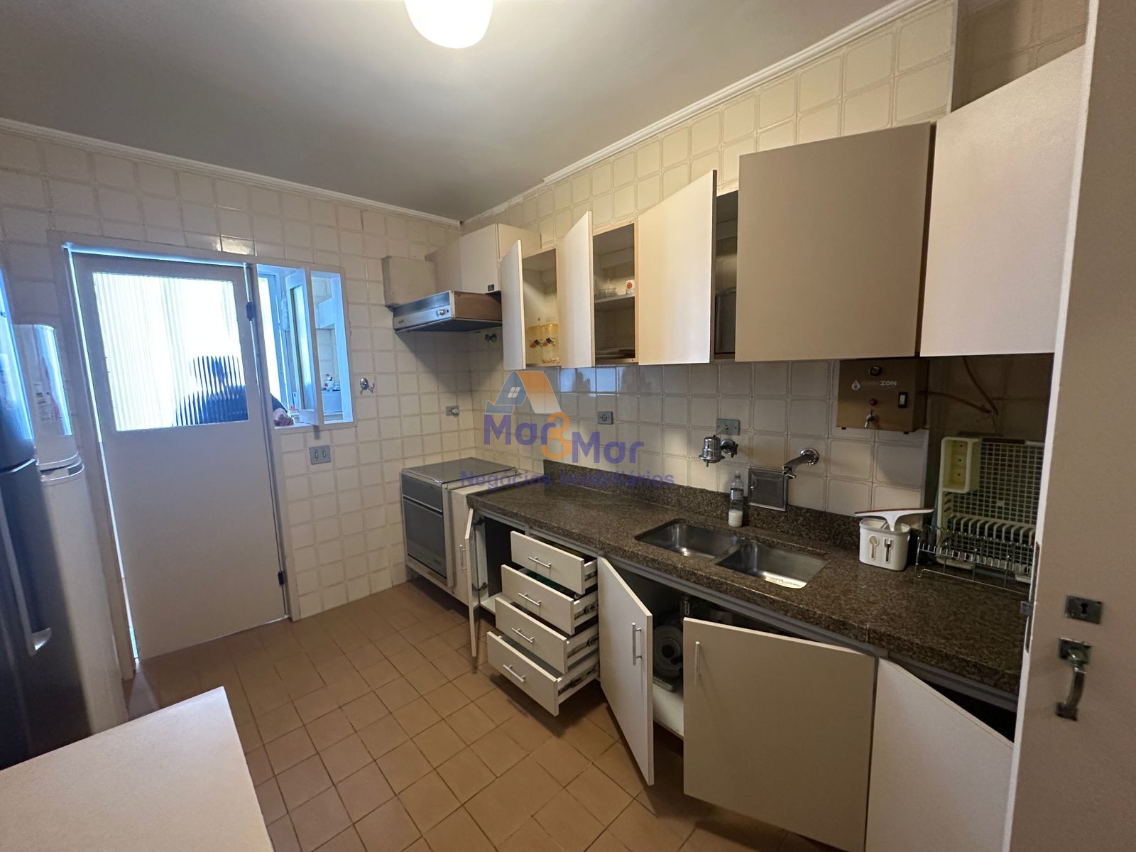 Apartamento Frente ao Mar nas Pitangueiras, Guarujá - SP