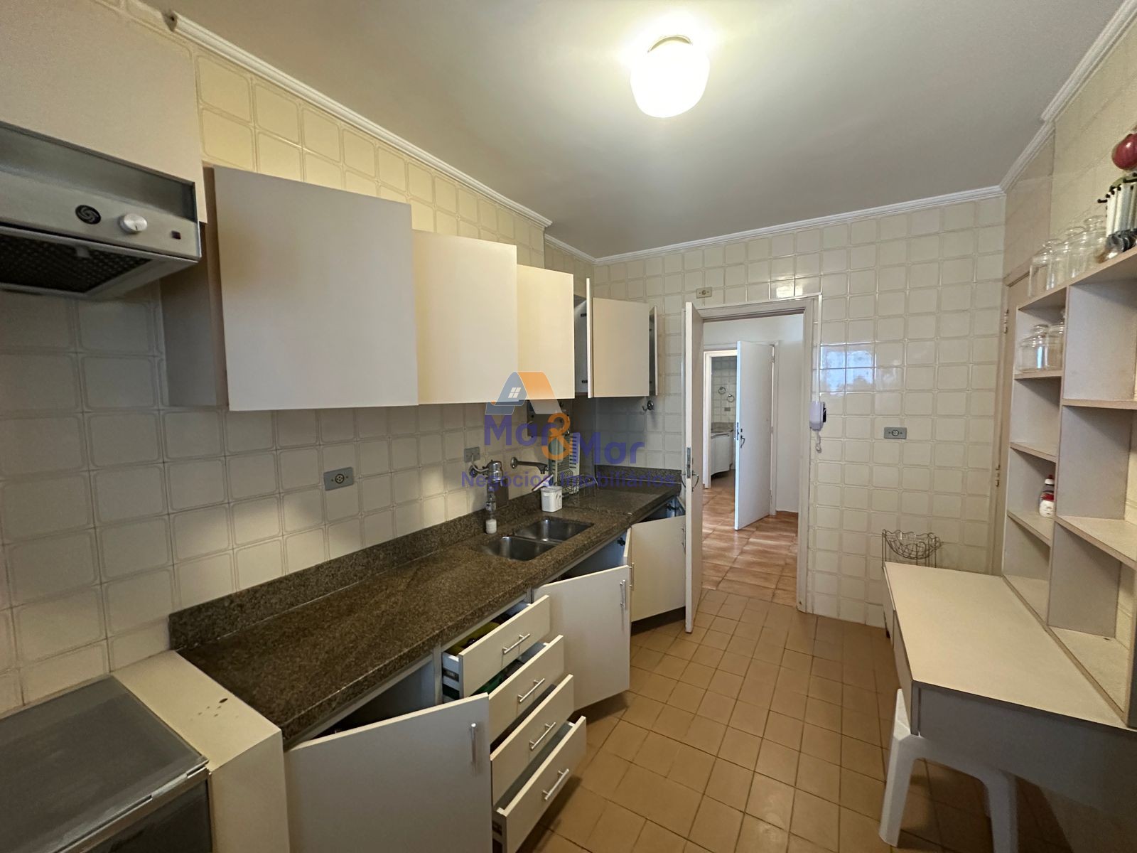 Apartamento Frente ao Mar nas Pitangueiras, Guarujá - SP