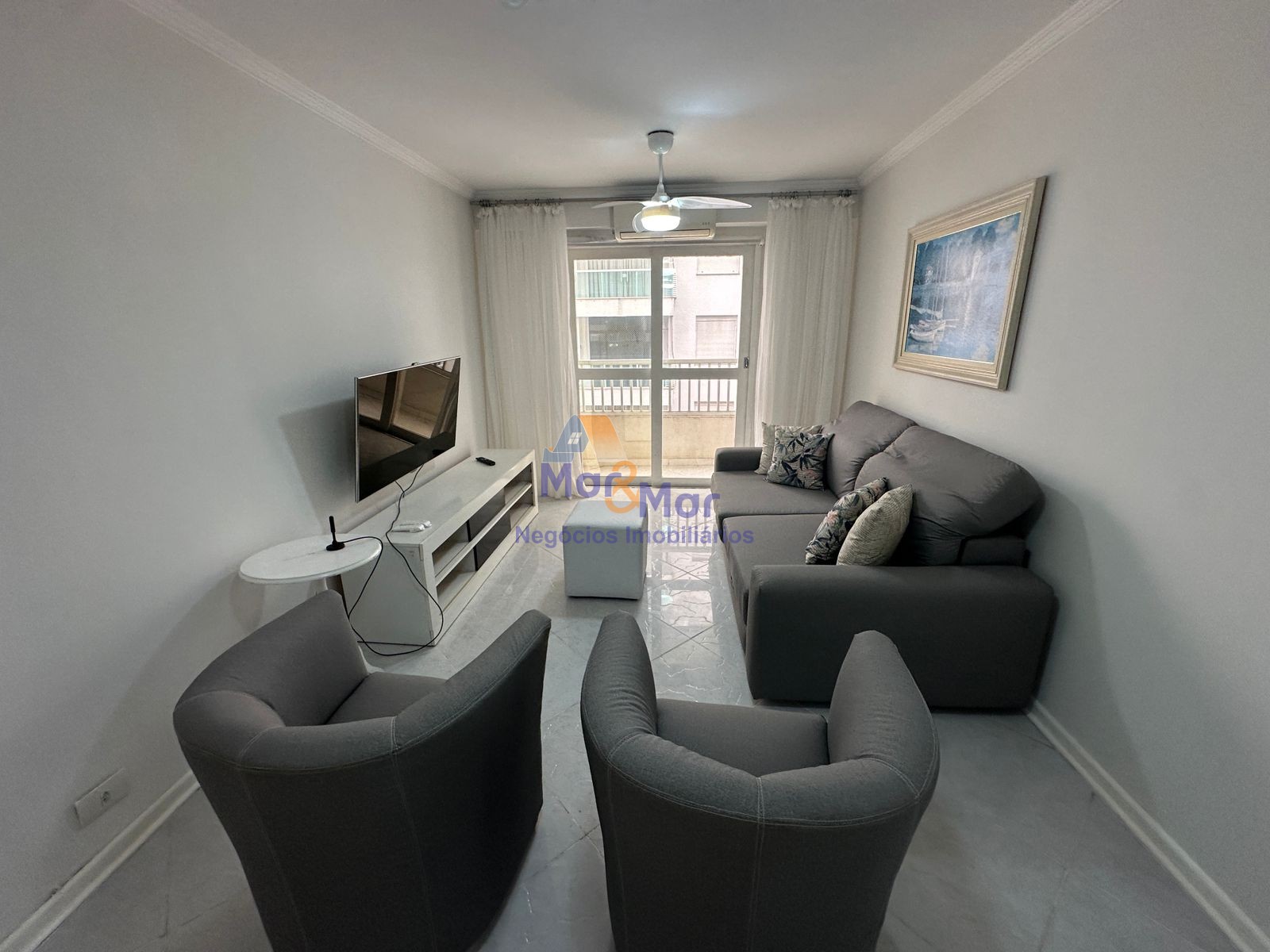 Apartamento na Praia das Pitangueiras, Guarujá - SP