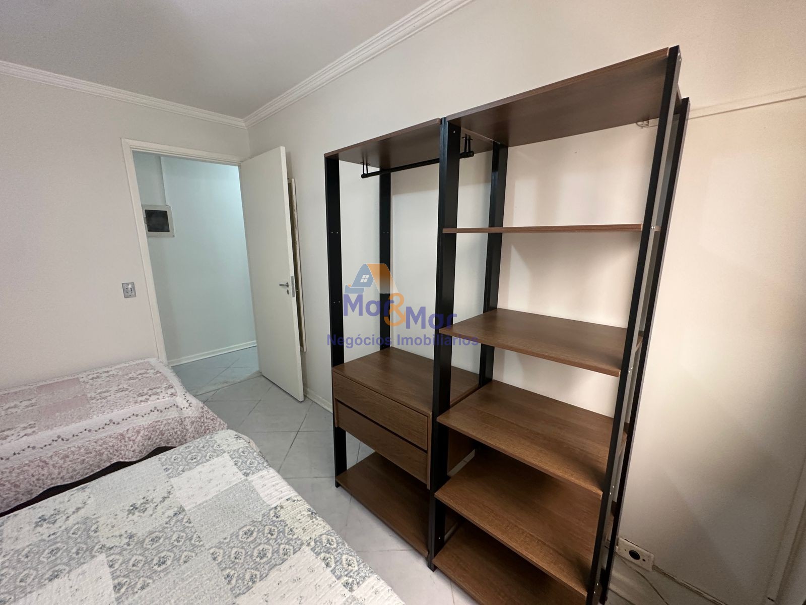 Apartamento na Praia das Pitangueiras, Guarujá - SP