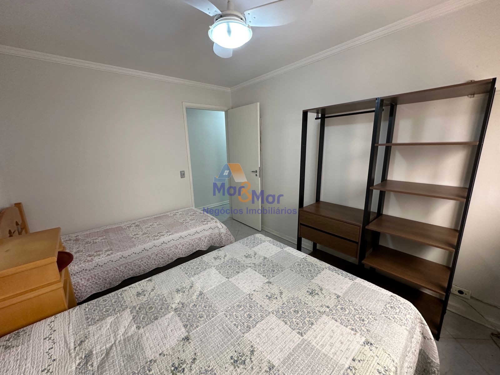 Apartamento na Praia das Pitangueiras, Guarujá - SP
