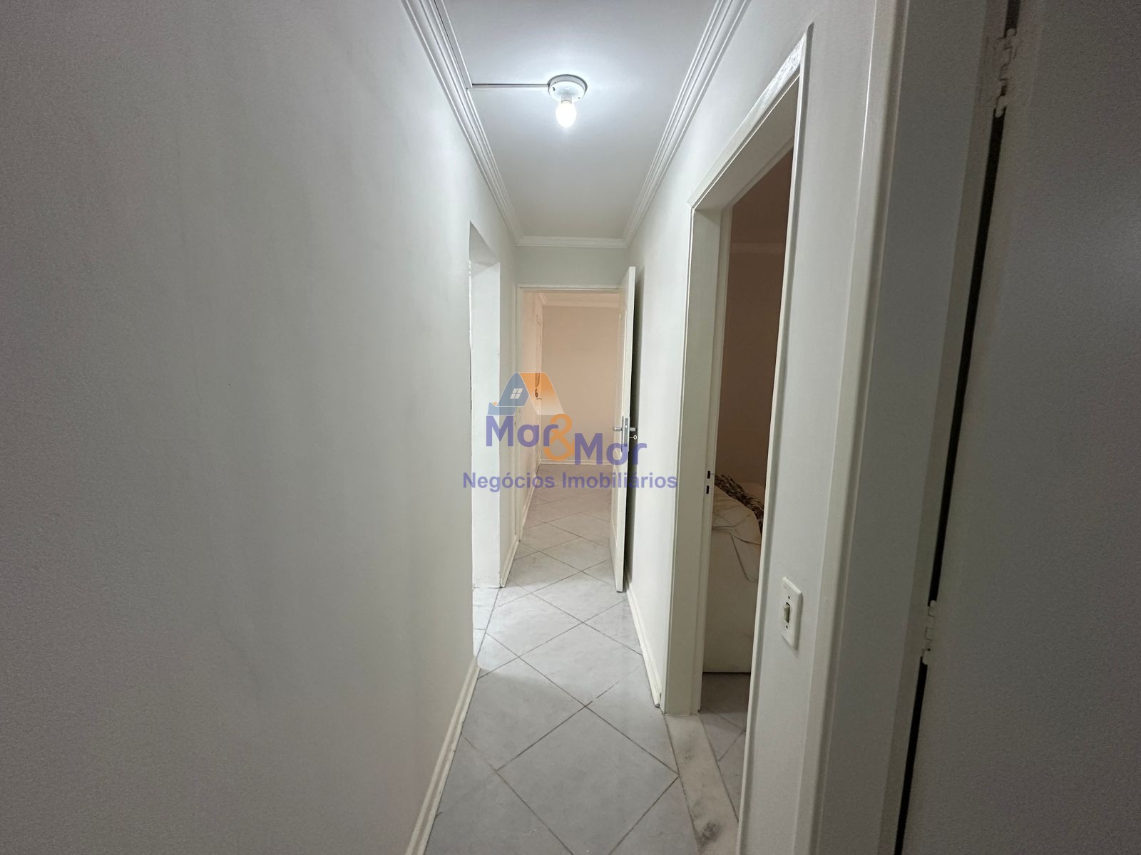 Apartamento na Praia das Pitangueiras, Guarujá - SP