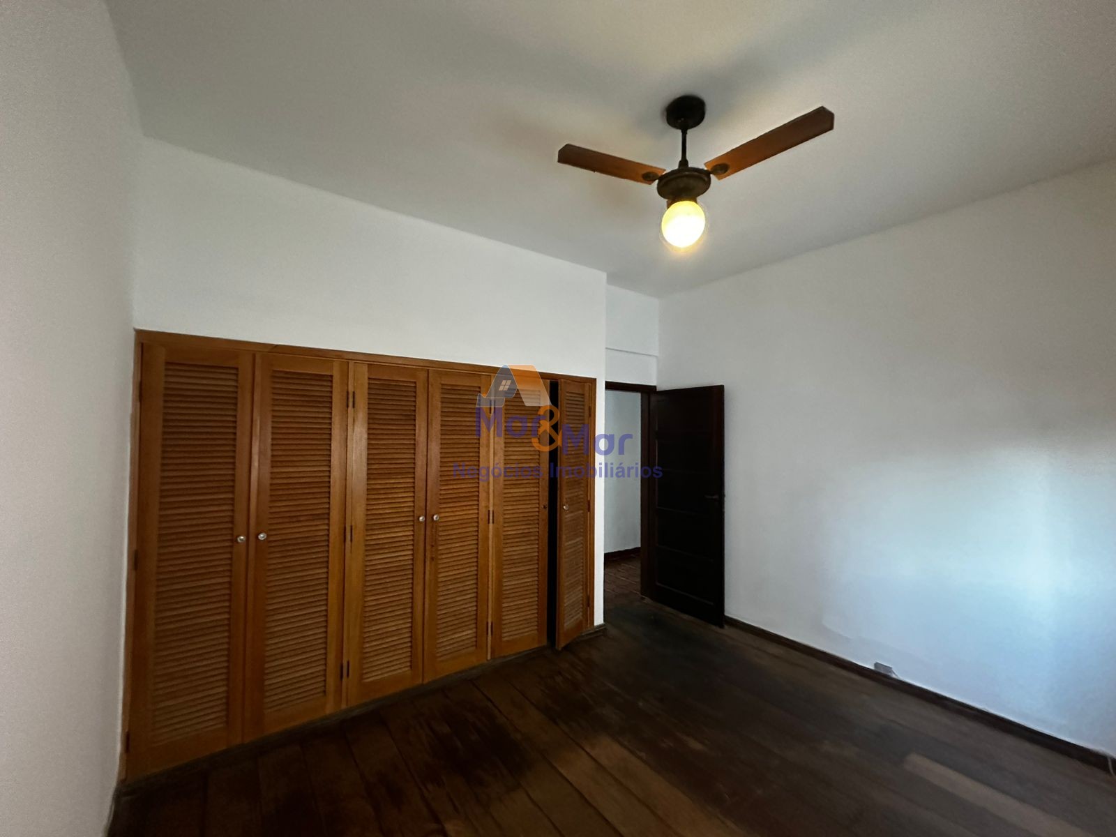 Apartamento Frente ao Mar nas Pitangueiras, Guarujá - SP