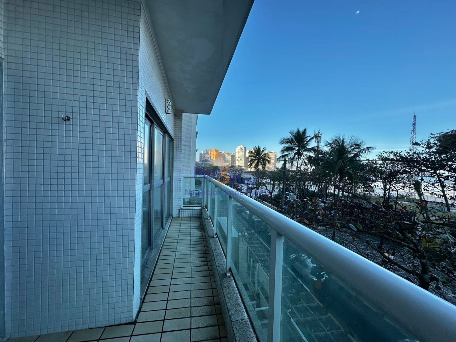 Apartamento Frente ao Mar nas Pitangueiras, Guarujá - SP