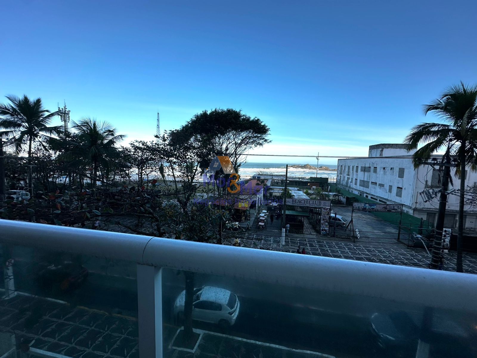 Apartamento Frente ao Mar nas Pitangueiras, Guarujá - SP