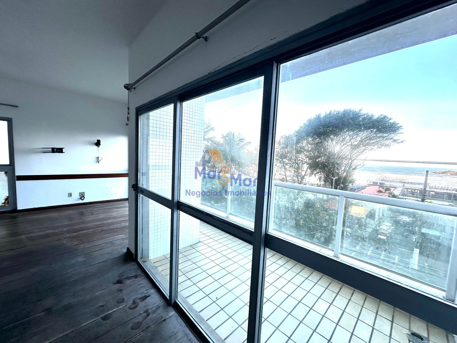 Apartamento Frente ao Mar nas Pitangueiras, Guarujá - SP