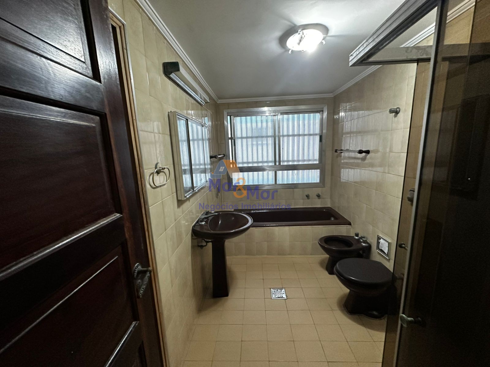 Apartamento Frente ao Mar nas Pitangueiras, Guarujá - SP
