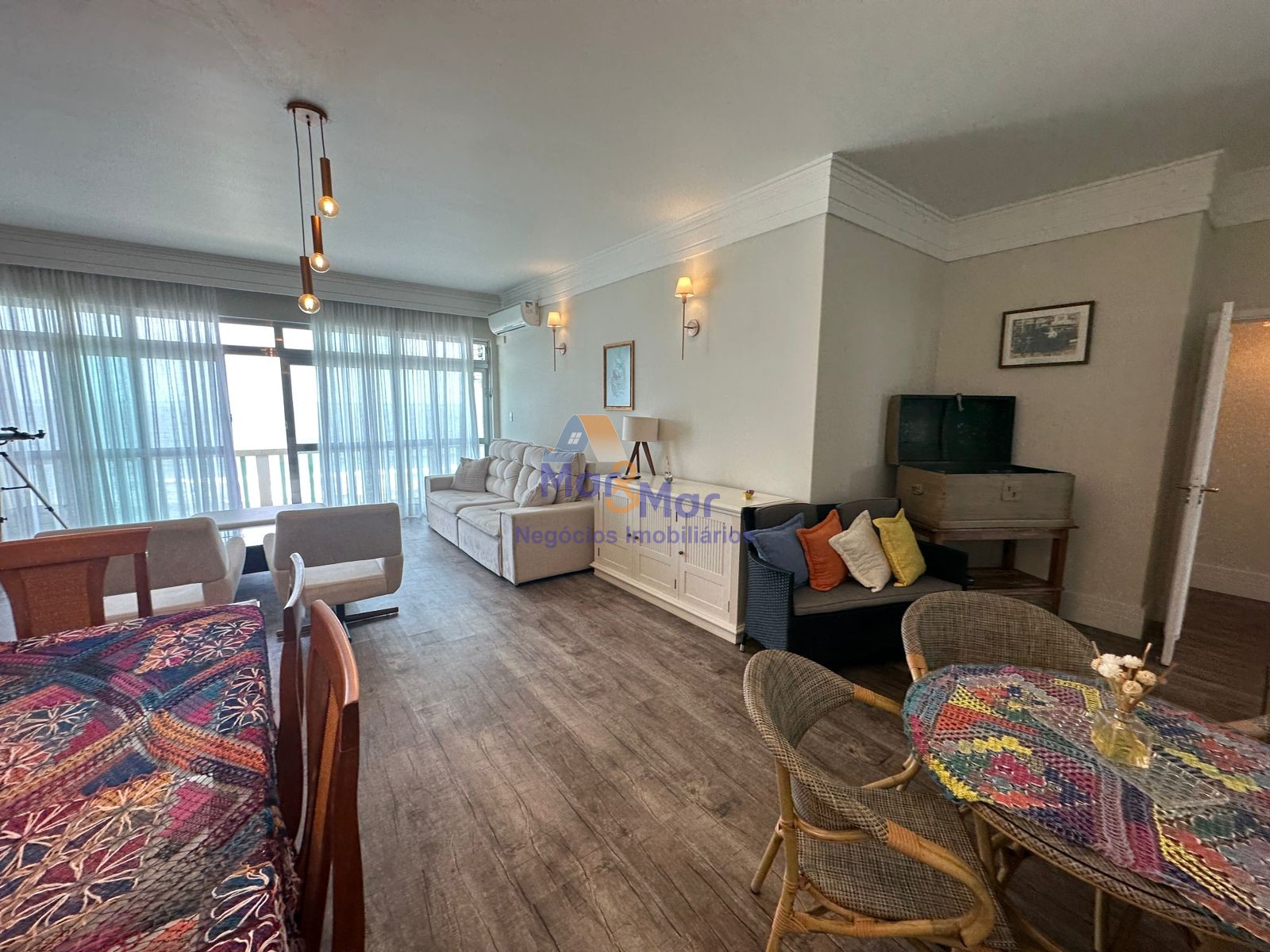Apartamento Frente ao Mar nas Pitangueiras, Guarujá - SP