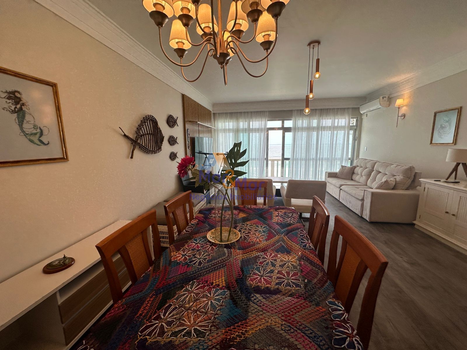 Apartamento Frente ao Mar nas Pitangueiras, Guarujá - SP