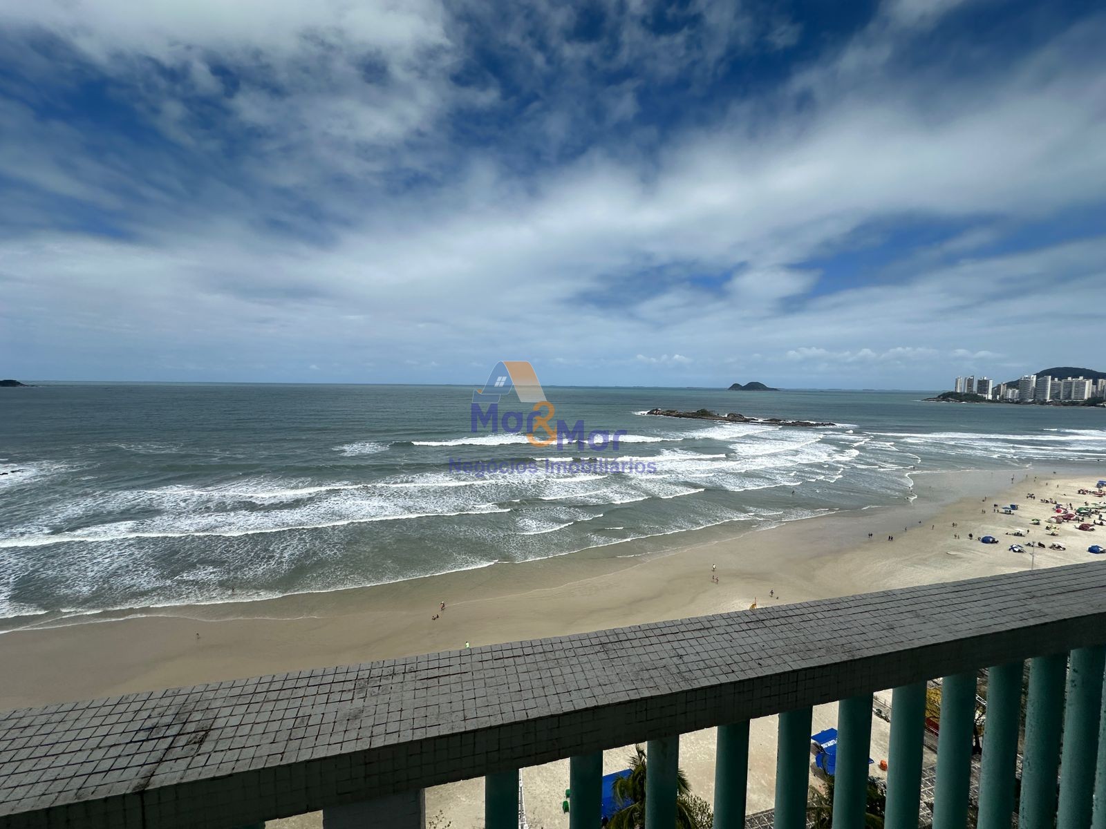 Apartamento Frente ao Mar nas Pitangueiras, Guarujá - SP