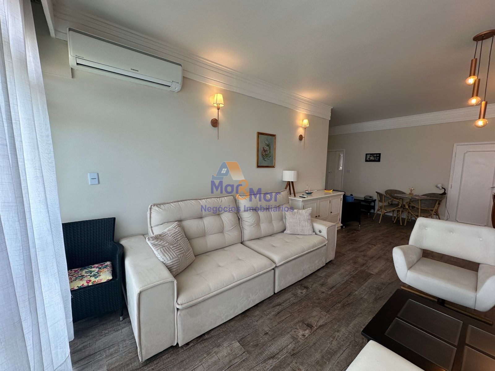 Apartamento Frente ao Mar nas Pitangueiras, Guarujá - SP