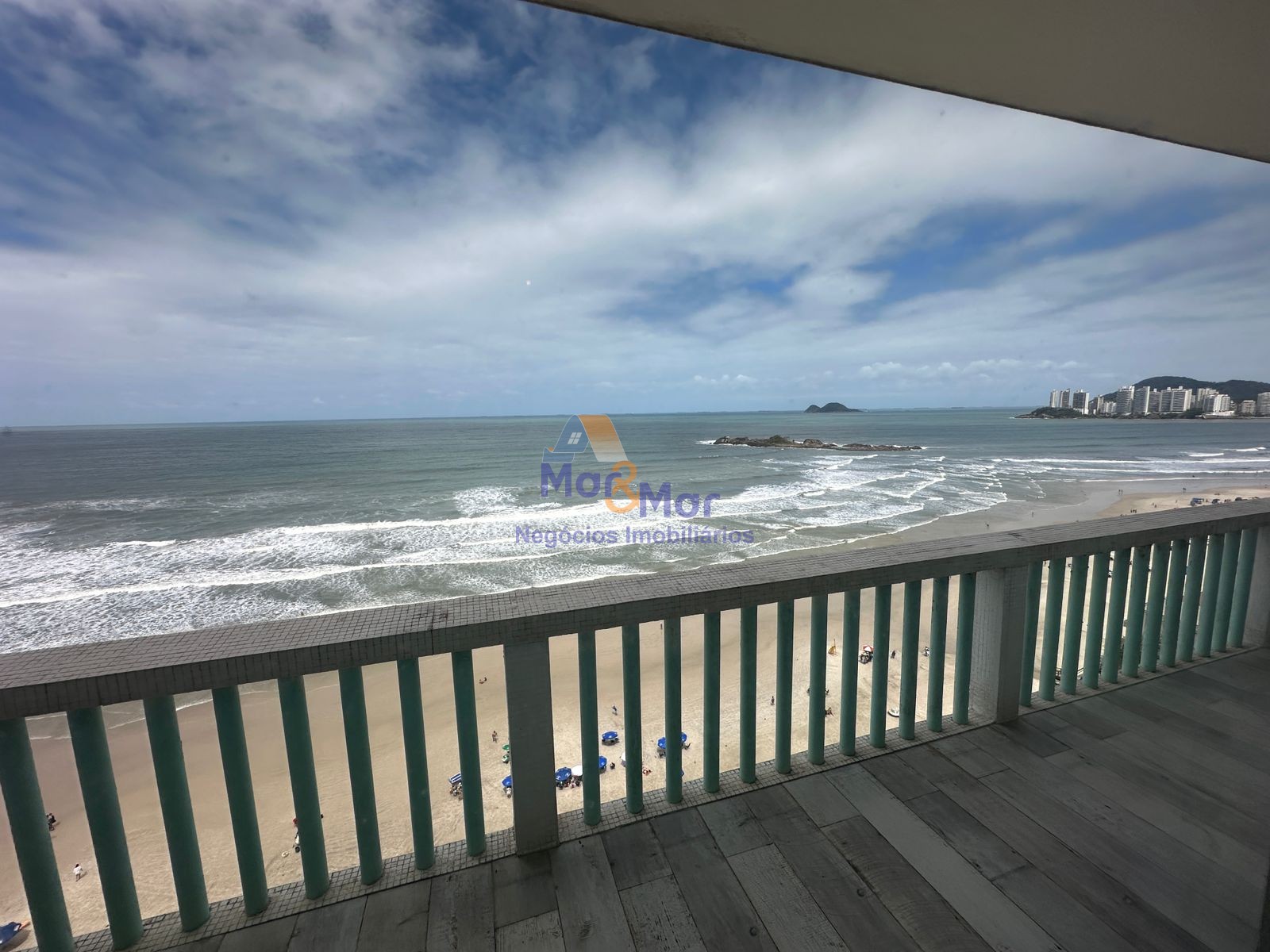Apartamento Frente ao Mar nas Pitangueiras, Guarujá - SP