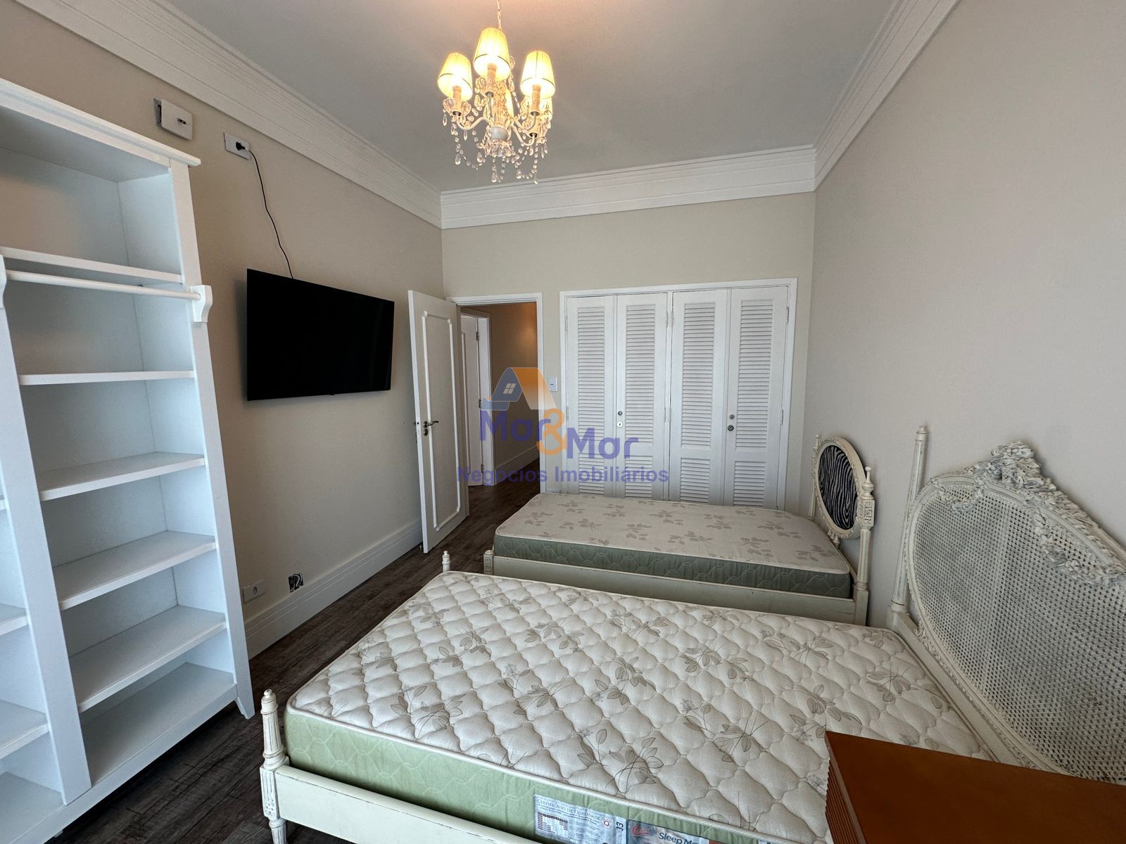 Apartamento Frente ao Mar nas Pitangueiras, Guarujá - SP