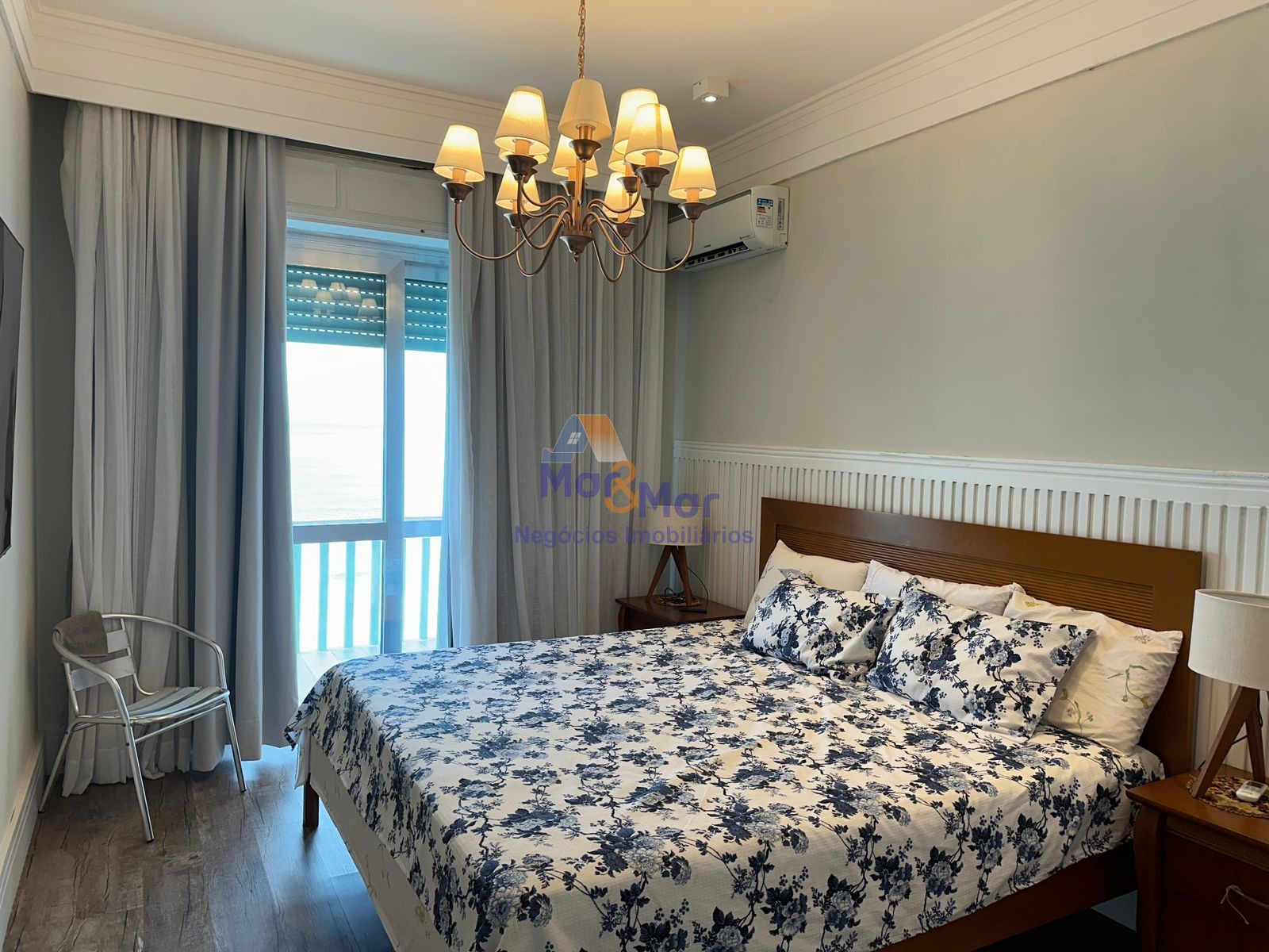 Apartamento Frente ao Mar nas Pitangueiras, Guarujá - SP
